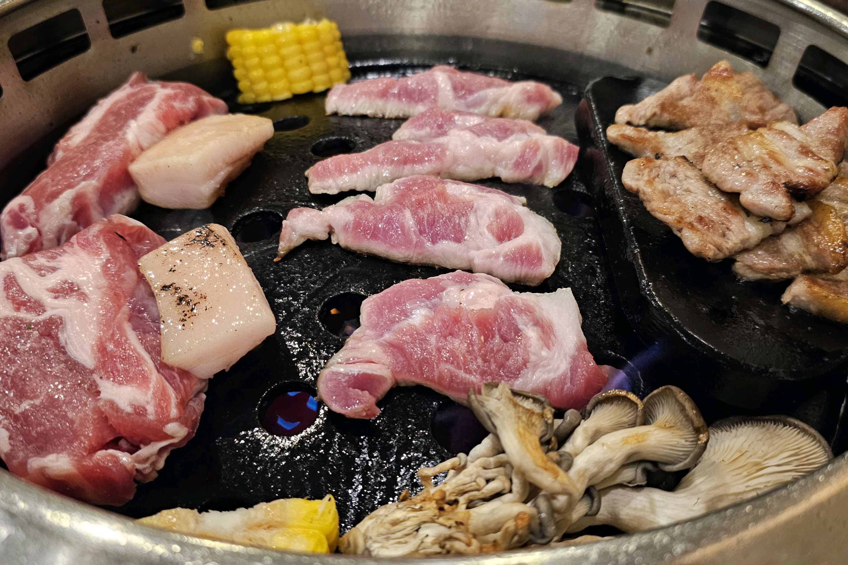 가족외식하기 좋은 신불당 고깃집이에요 - 불당동 맛집 육화미 신불당점
