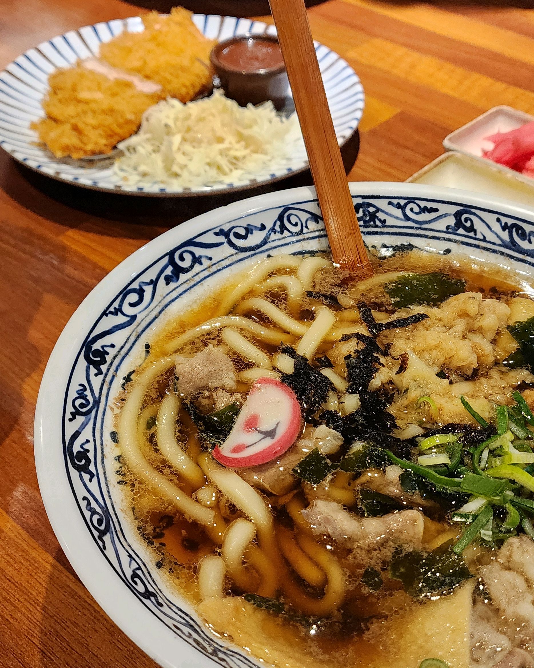 우동은 쫄깃쫄깃~ 돈가스는 바삭촉촉♡ - 울산 신정동 맛집 삼동소바 울산남구점