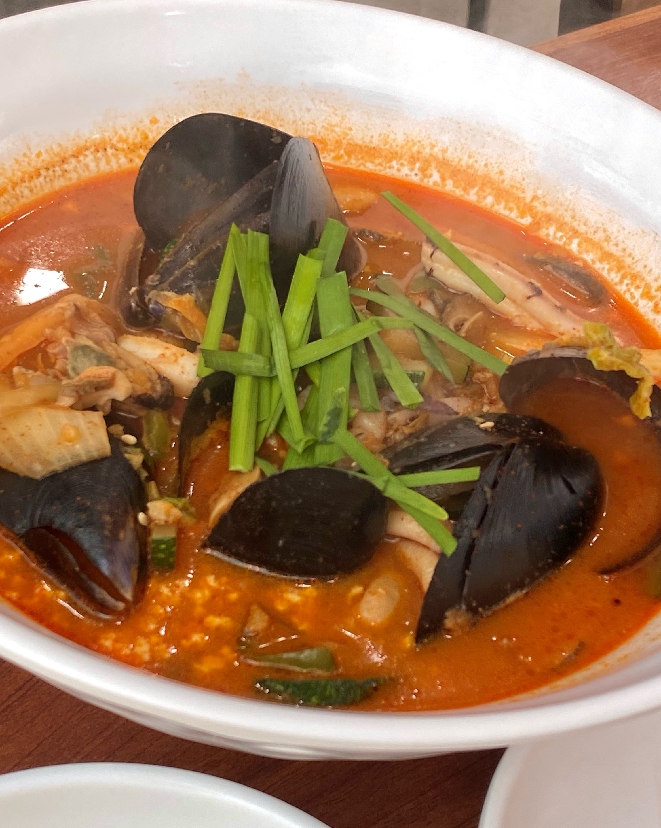 그 제가 짬뽕순두부로 유명한 웨이팅 긴 그 곳도 가봤는데 - 경포대 맛집 김우정초당짬뽕순두부
