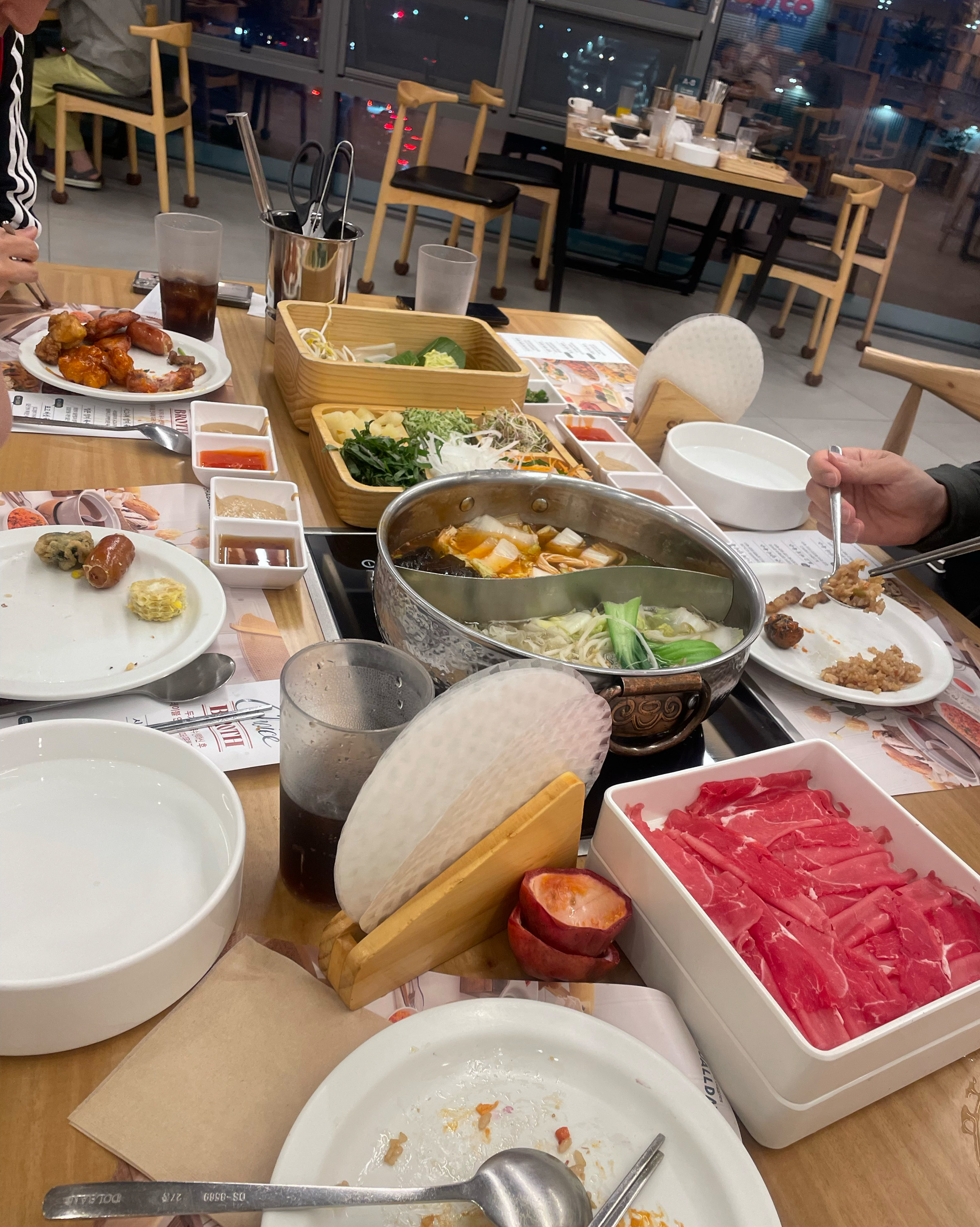 너무 맛있는 곳이예요 ㅋㅋㅋ 야채랑 다른 음식도 많아서 엄청 즐겁게 잘 먹었습니당 ㅋㅋ 다