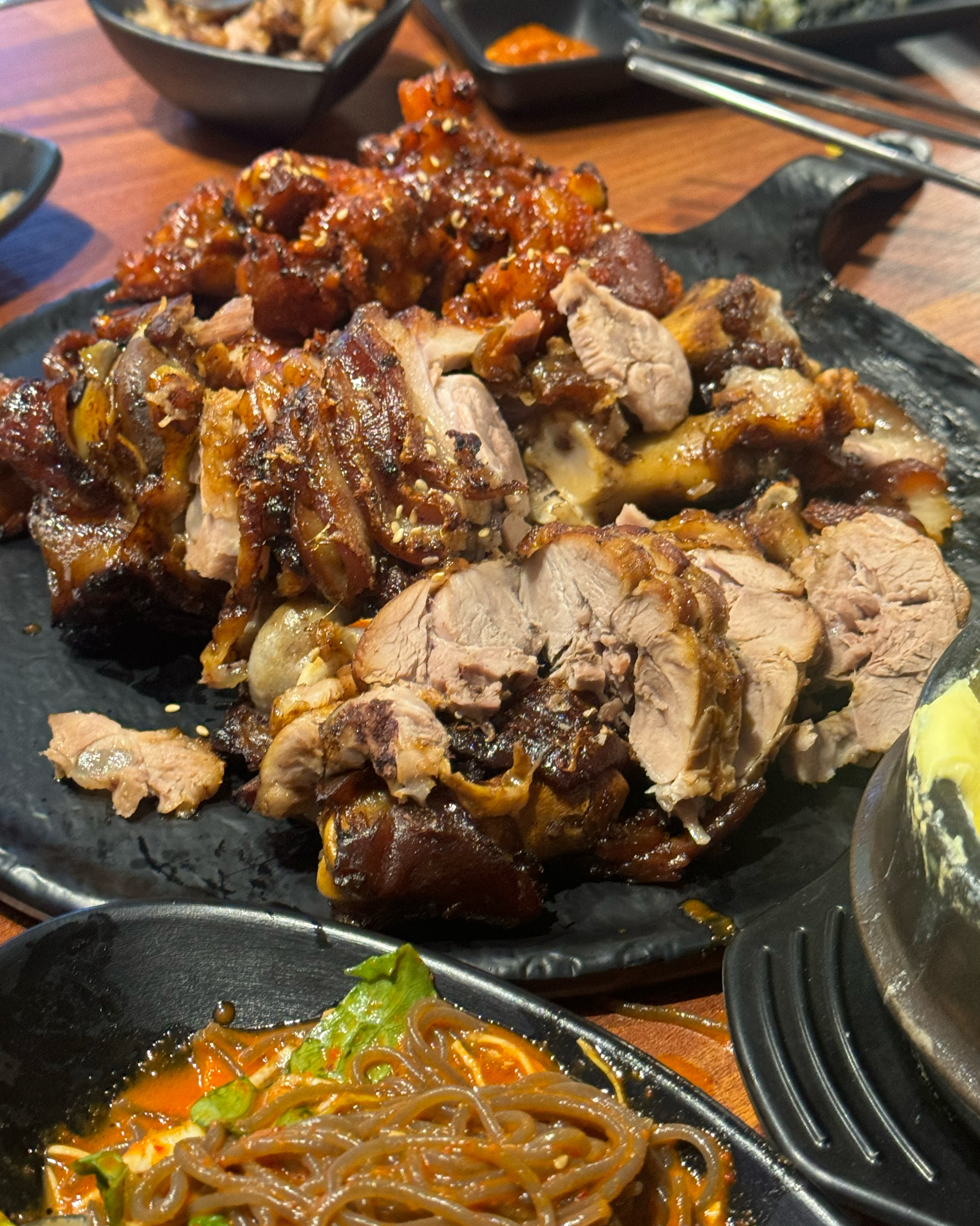 꽉찬족발 범계점 너무 맛있어요! 족발 잡내 1도 없고 부드럽고 맛있습니다. 올때마다 직원분