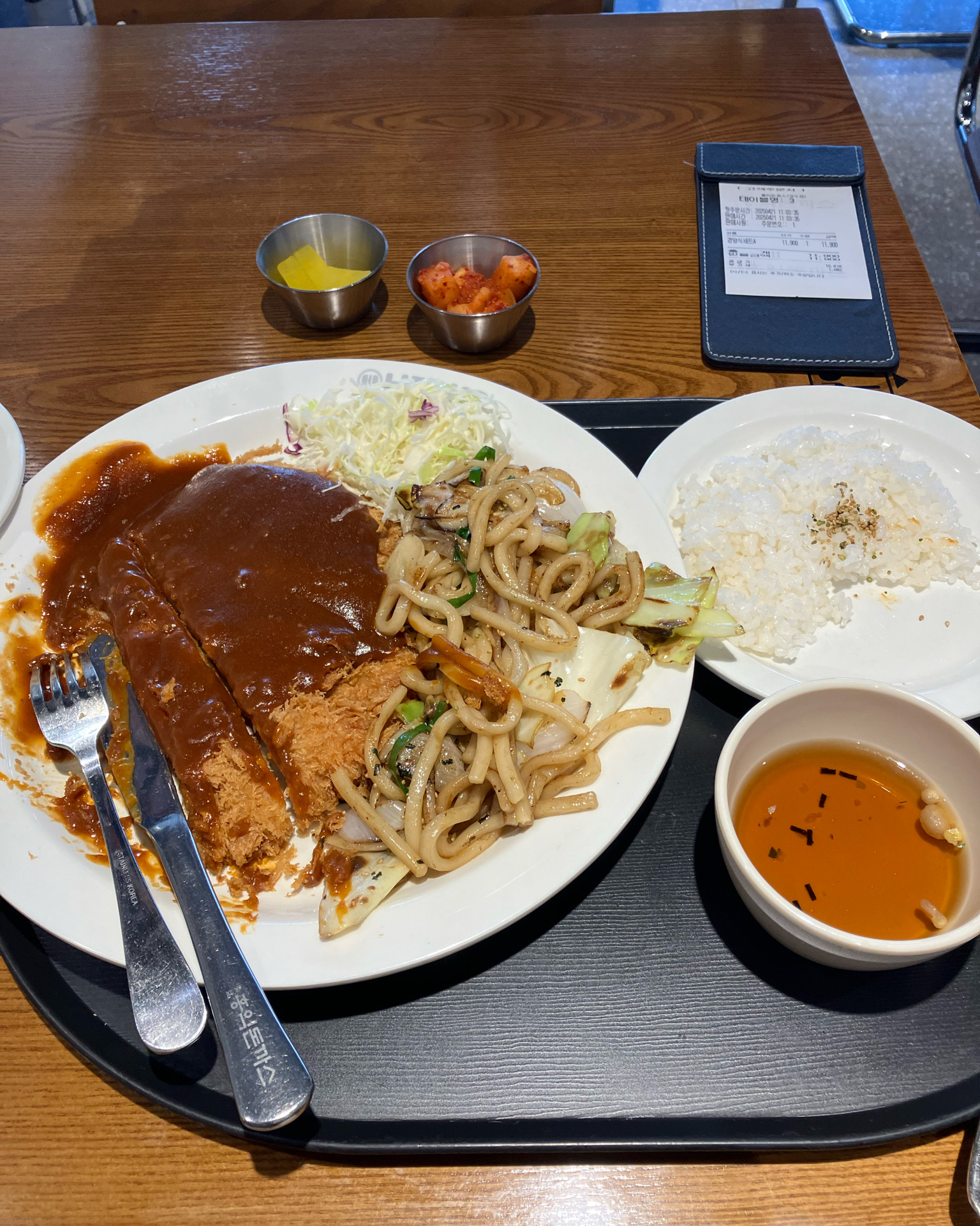 오늘 처음 왔는데 너무 양도 많고 맛도 좋고 일석이조입니다~! - 성수 맛집 홍익돈까스 성수직영점