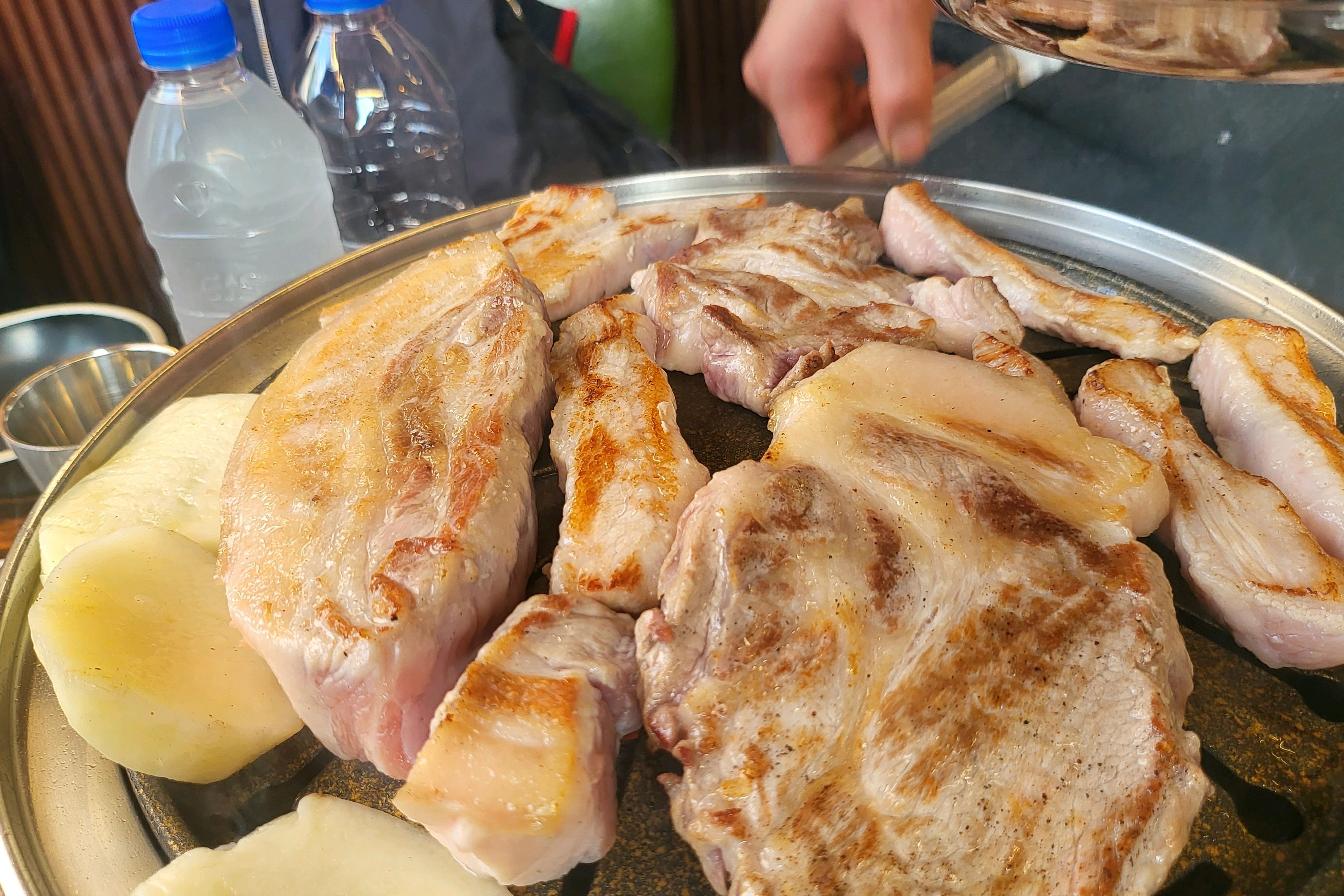 목살,삼겹살,항정살 패미리세트 69000원 양도 많고 맛도 굿굿 - 천호동 맛집 천호돈 천호본점