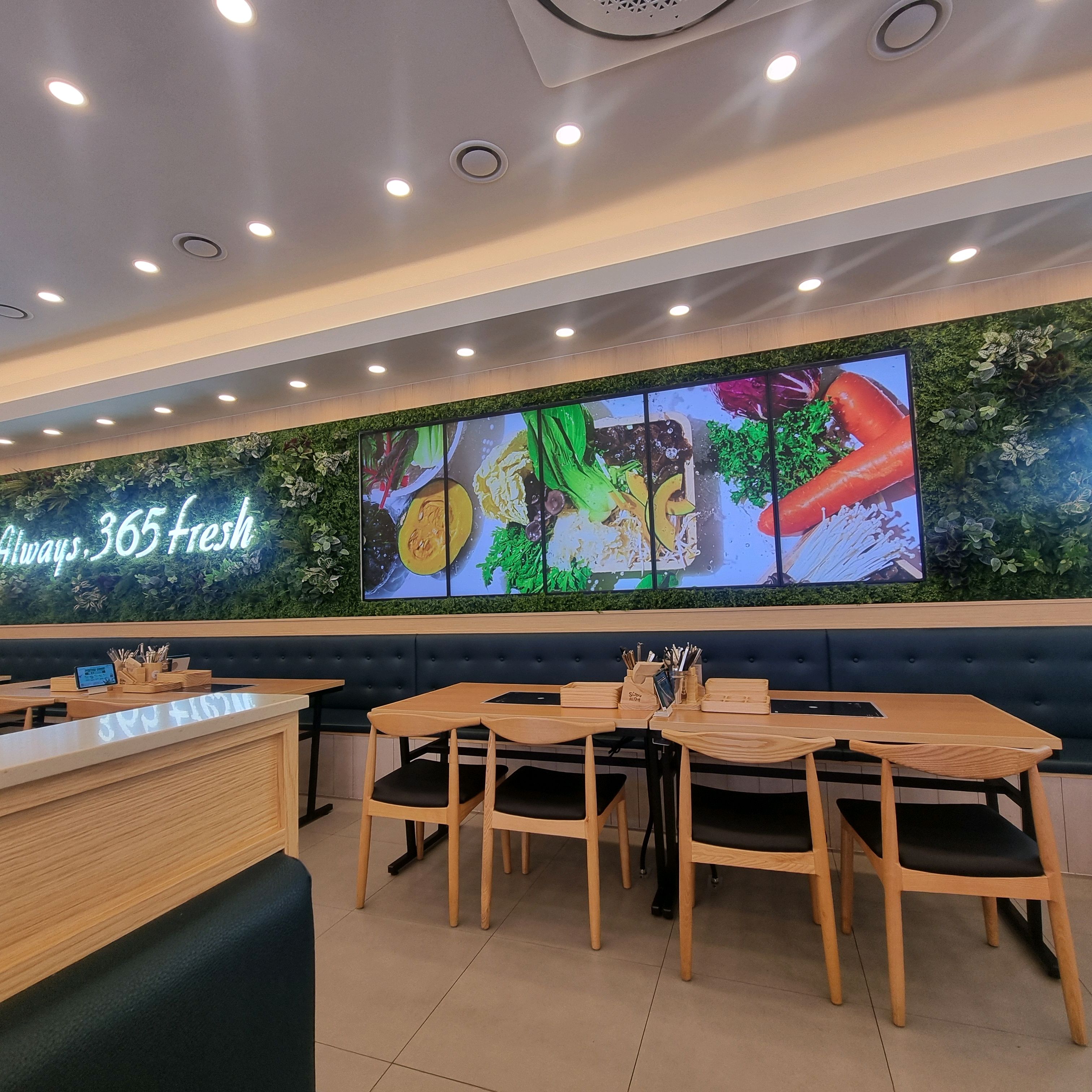 인테리어 깔끔하고 좋아요 - 충주 안림동 맛집 샤브올데이 충주안림점