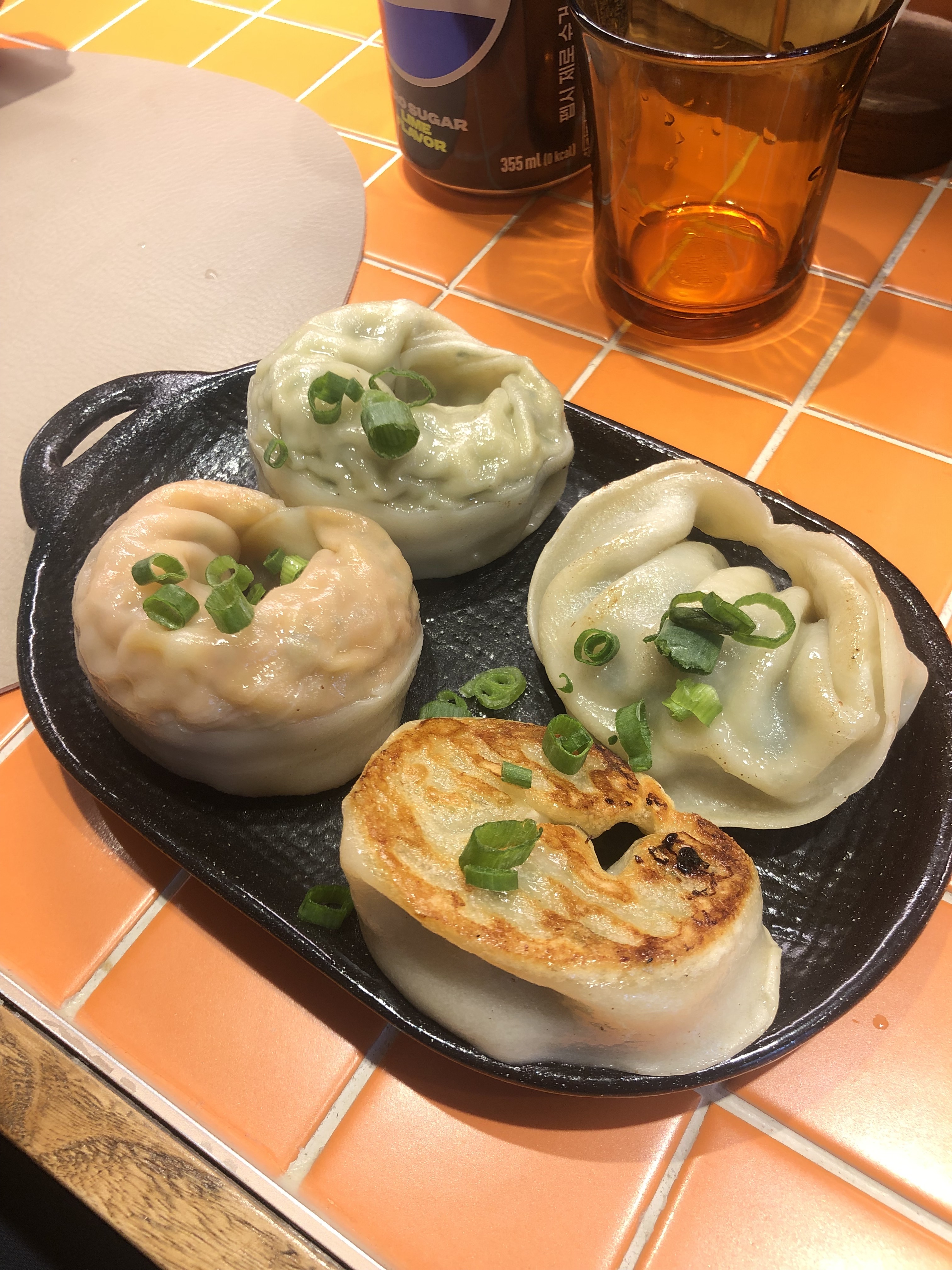 집 앞에 있었는데 너무 늦게 찾아왔네요. 더워지는 이런 날씨에 딱입니다. 넘 맛나요! 쫄면