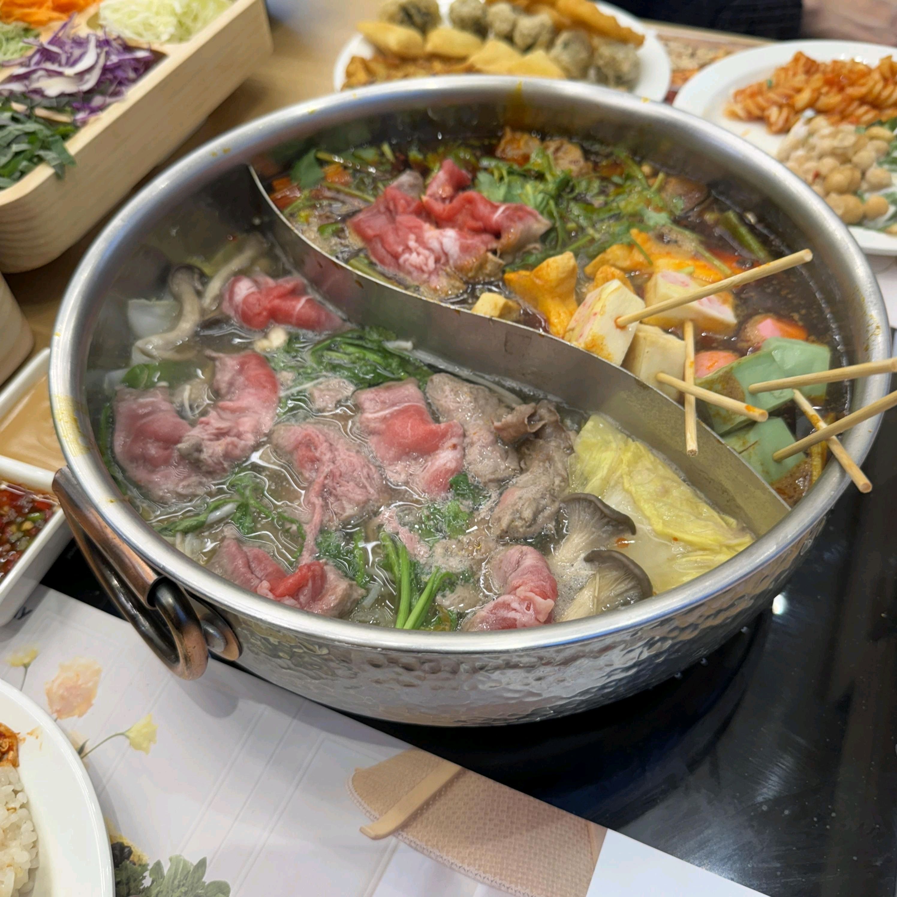 음식 먹을 때 맥주 한잔하면 정말 좋지 않을까 싶었는데 리버스탭 맥주가 있다고 하더라구요.