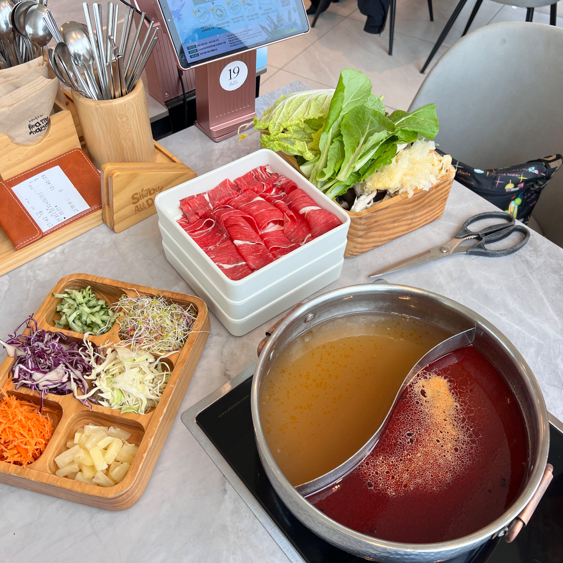 수영강뷰를 보며 맛볼수 있는 무한 샤브샤브 - 수영구 맛집 샤브올데이 부산수영점