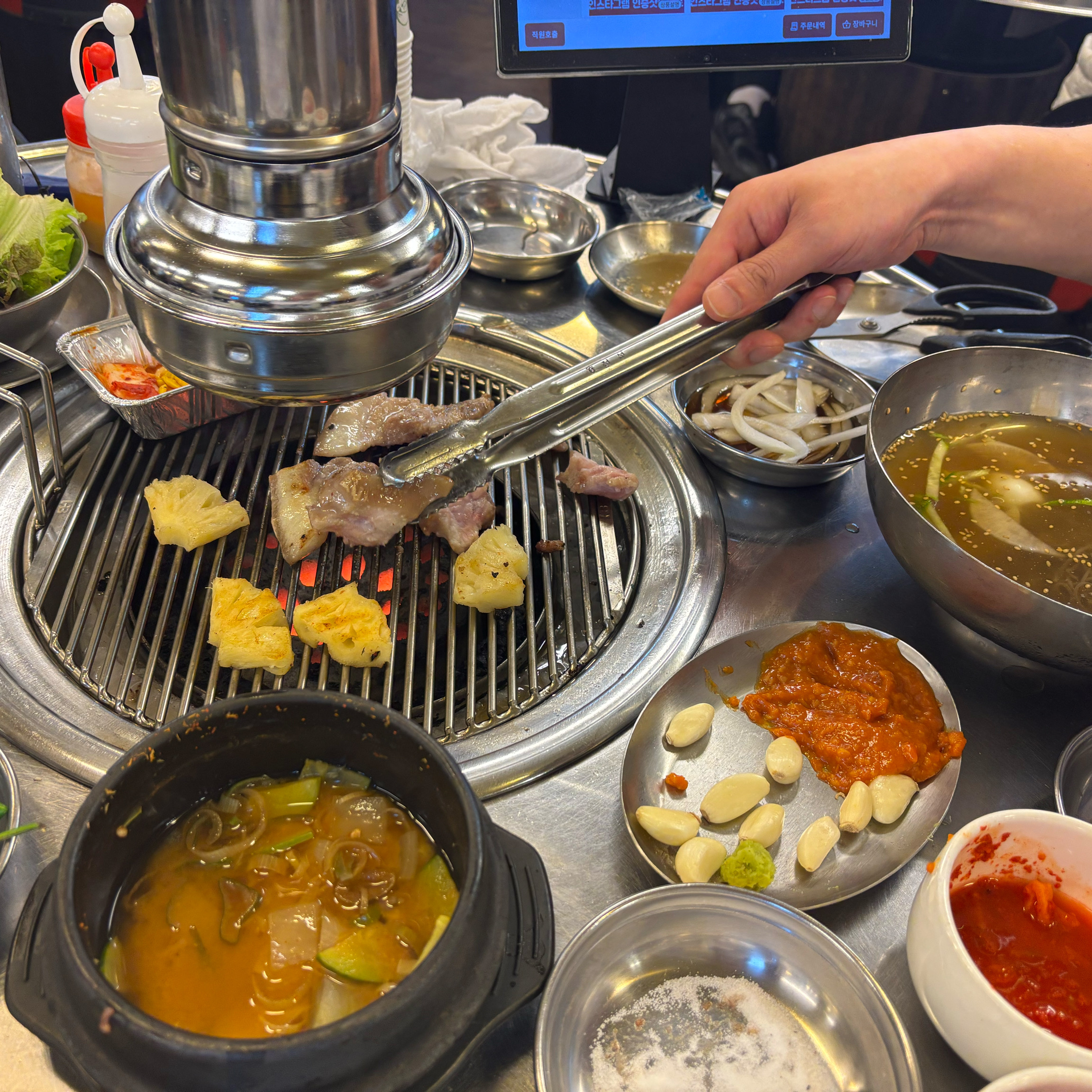 처음 방문인데 고기 맛있네요ㅋㅋ - 안양 맛집 상록회관 연탄구이 전문점 안양점