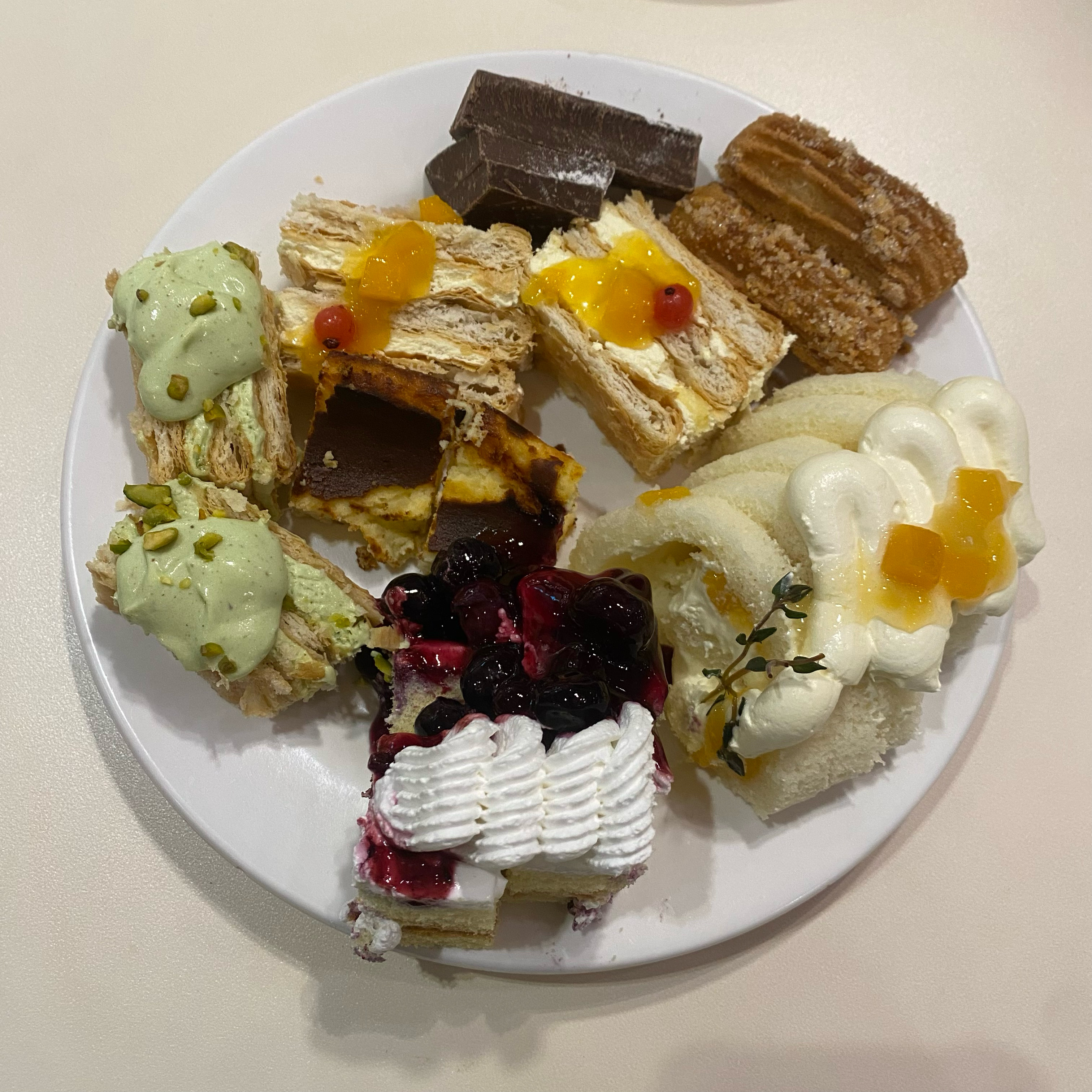 애슐리는 주기적으로 가줘야 하잖아요~~~🥥 오늘도 쿨타임 차버려서 쏘다닥🏃🏃♀️🏃♂️💨