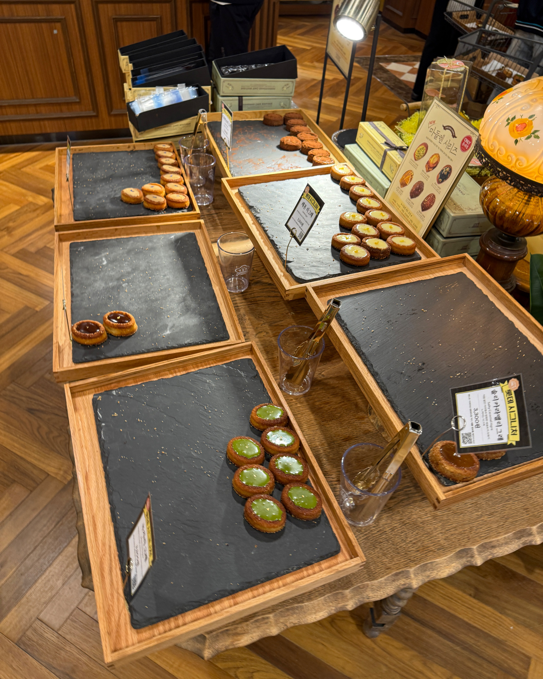 진짜 아무생각없이 하루에 7개나 먹고::: 그치만 후회하진 않습니다 - 대전 맛집 성심당 롯데백화점 대전점