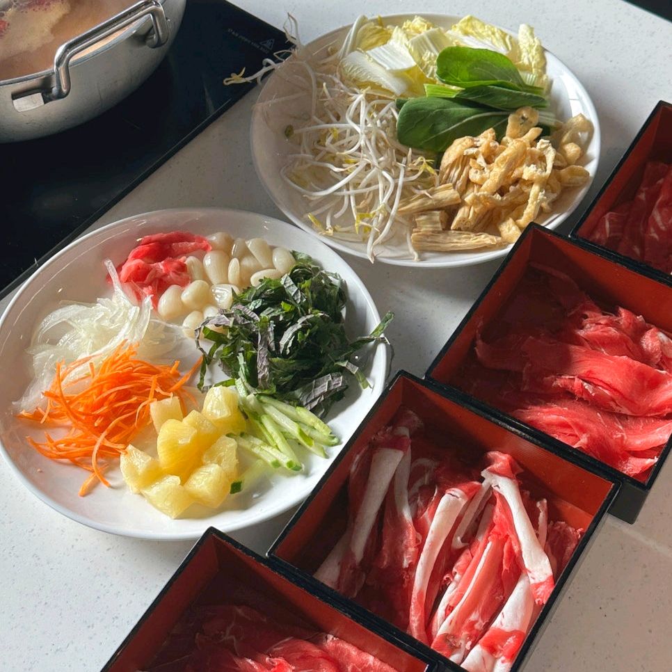 매장 분위기 깔끔하고 청결했고 음식들 또한 신선하고 맛이 좋았습니다. - 동성로 맛집 샤브야키 동성로점