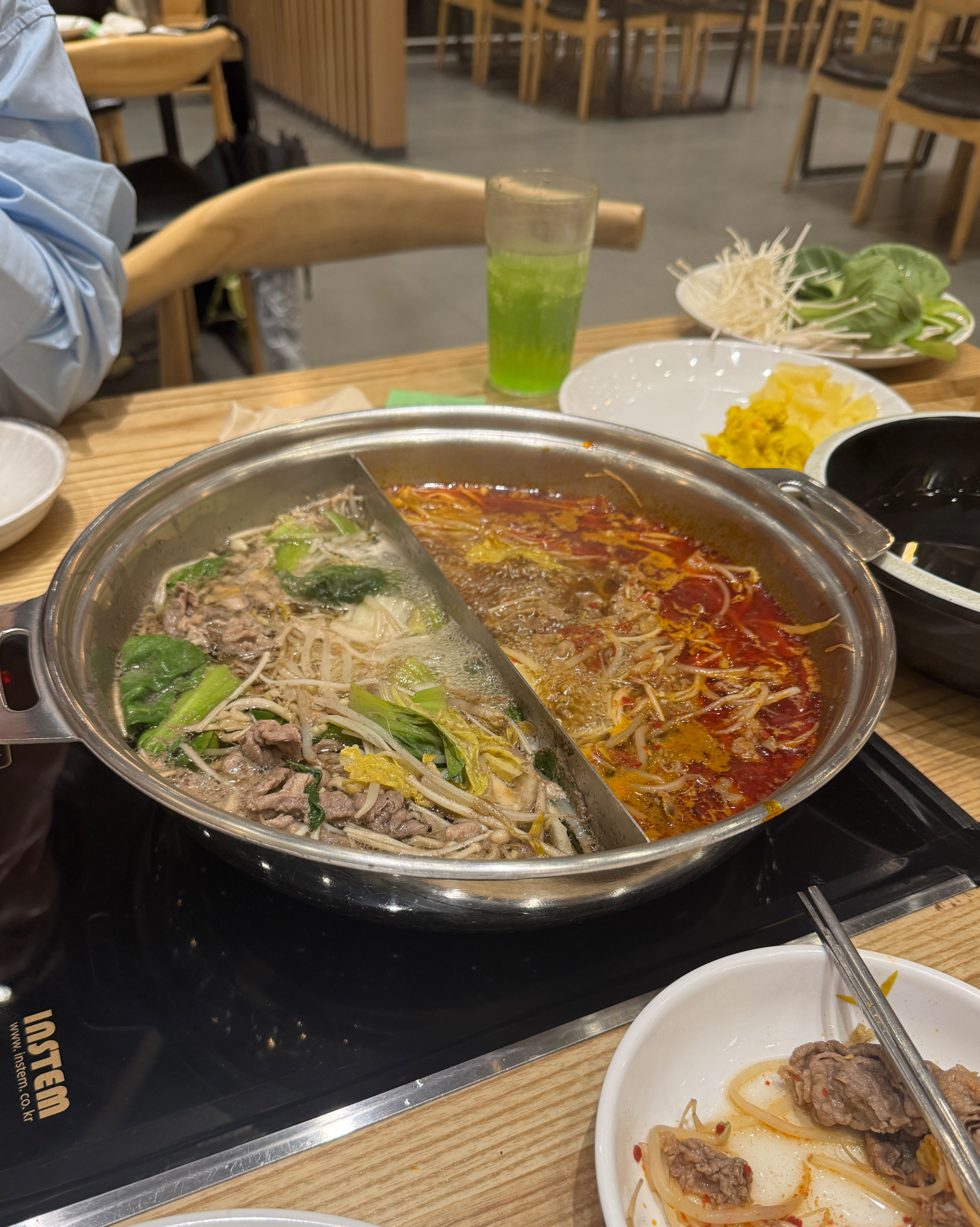 주말에 친구랑 샤브먹으로 또 왔어용 - 기장 동부산 맛집 샤브20 기장점