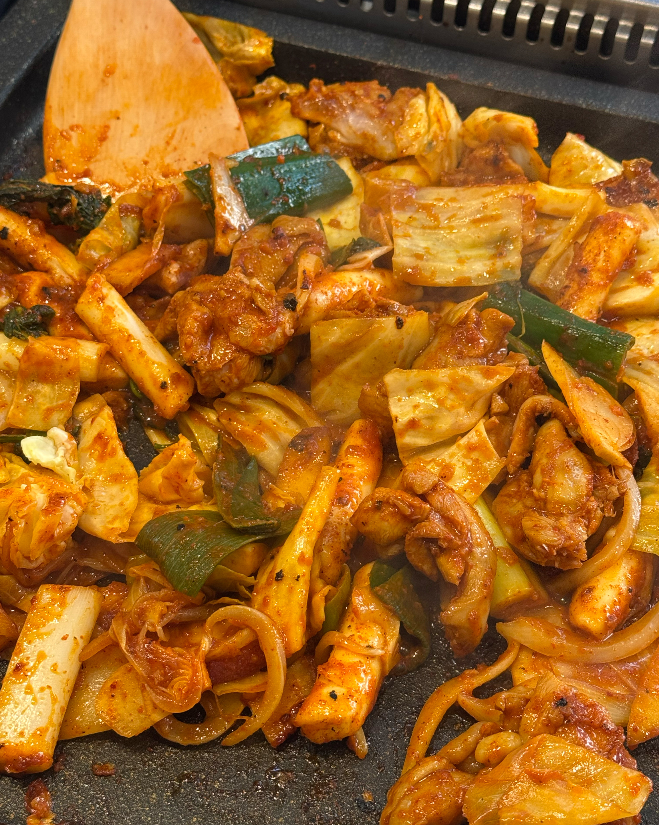 셀프바 종류도 정말 다양하고 매장이 넓고 깨끗해요!! 맛있습니다! - 대전 맛집 춘천집무한닭갈비 대전둔산점