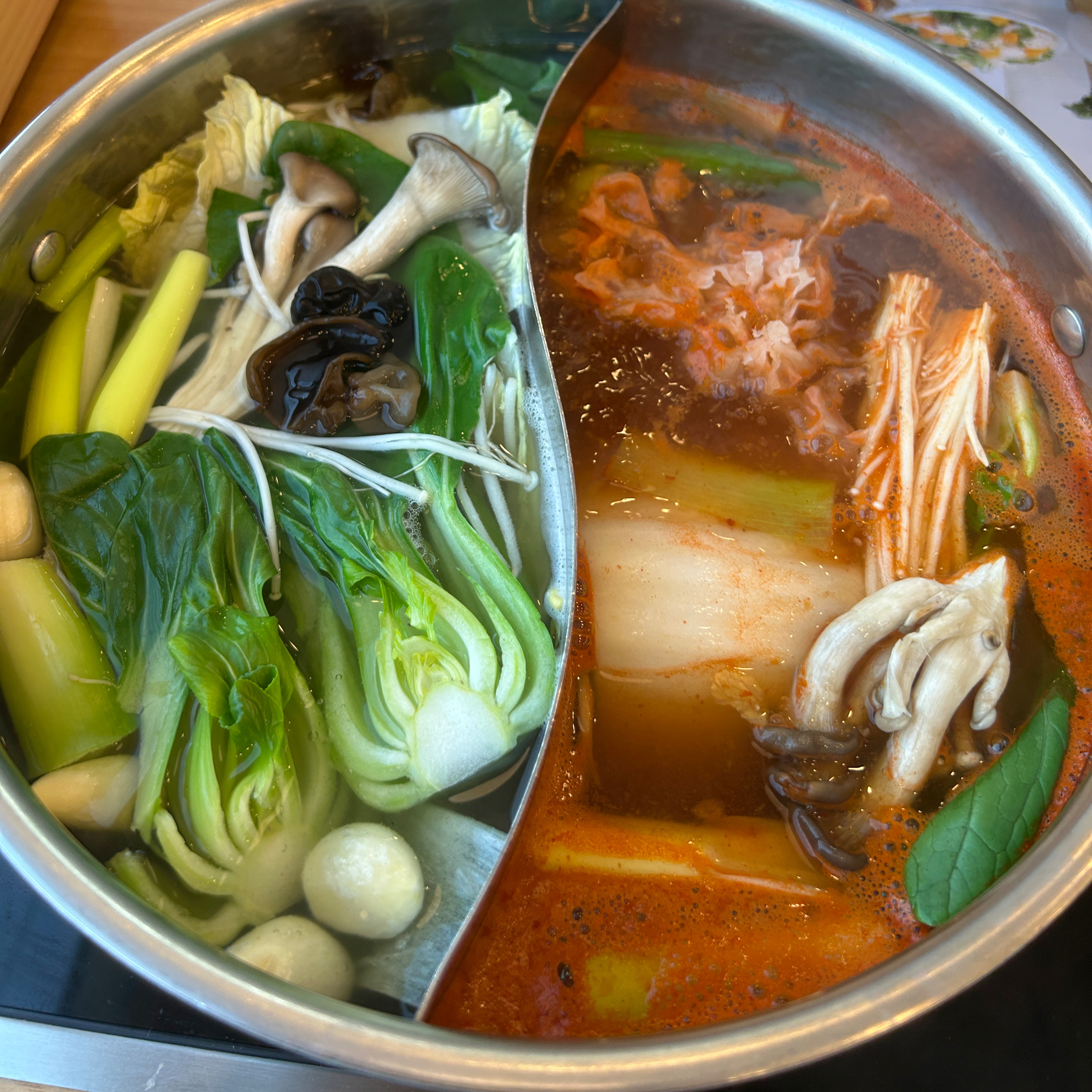 최현석 셰프 콜라보로 나온 봉골레 육수 추천드립니다! 맛있네요😍😍 강릉송정점 1층 정말 넓