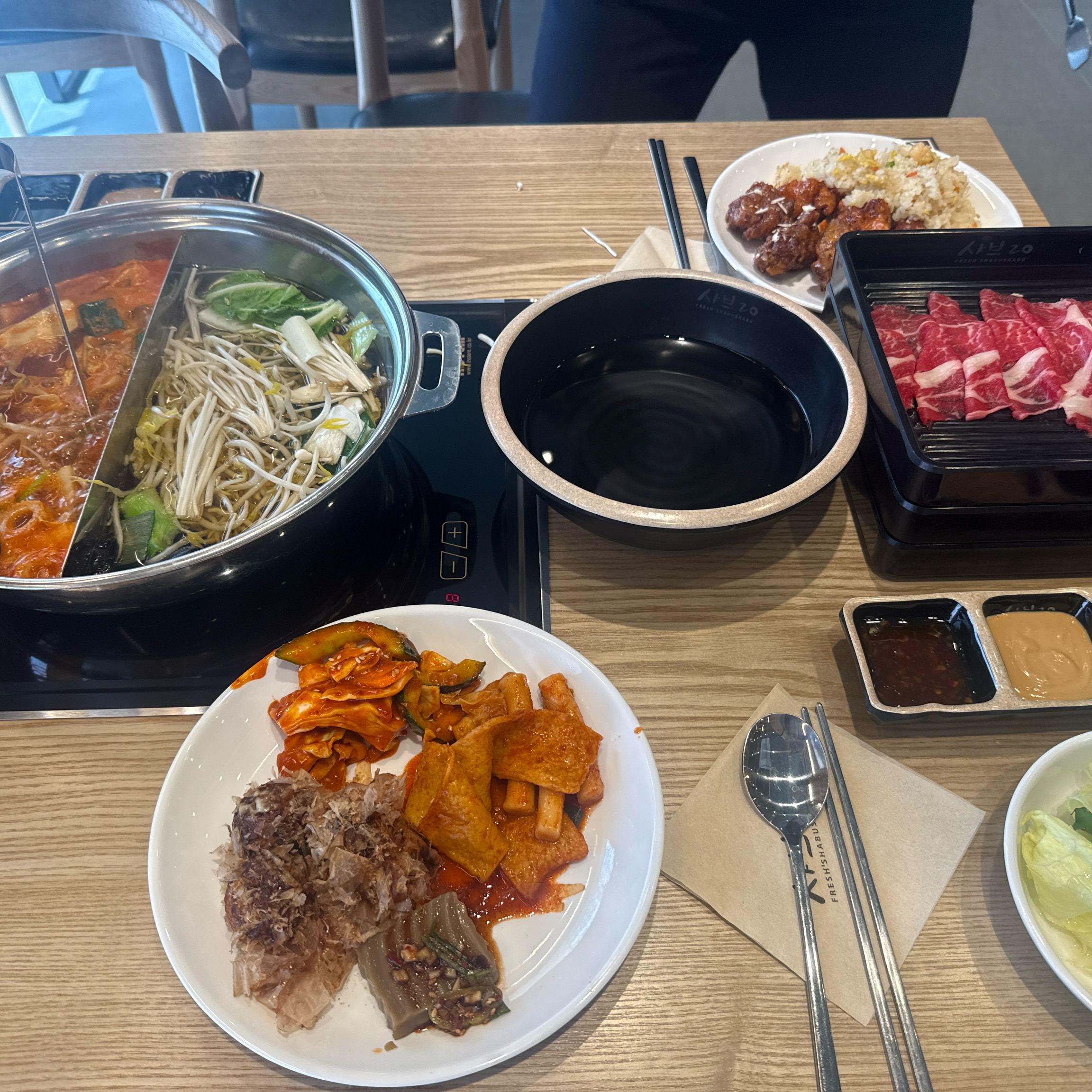 새로생겨서 깔끔 깨끗 - 대전 둔산동 맛집 샤브20 대전둔산점