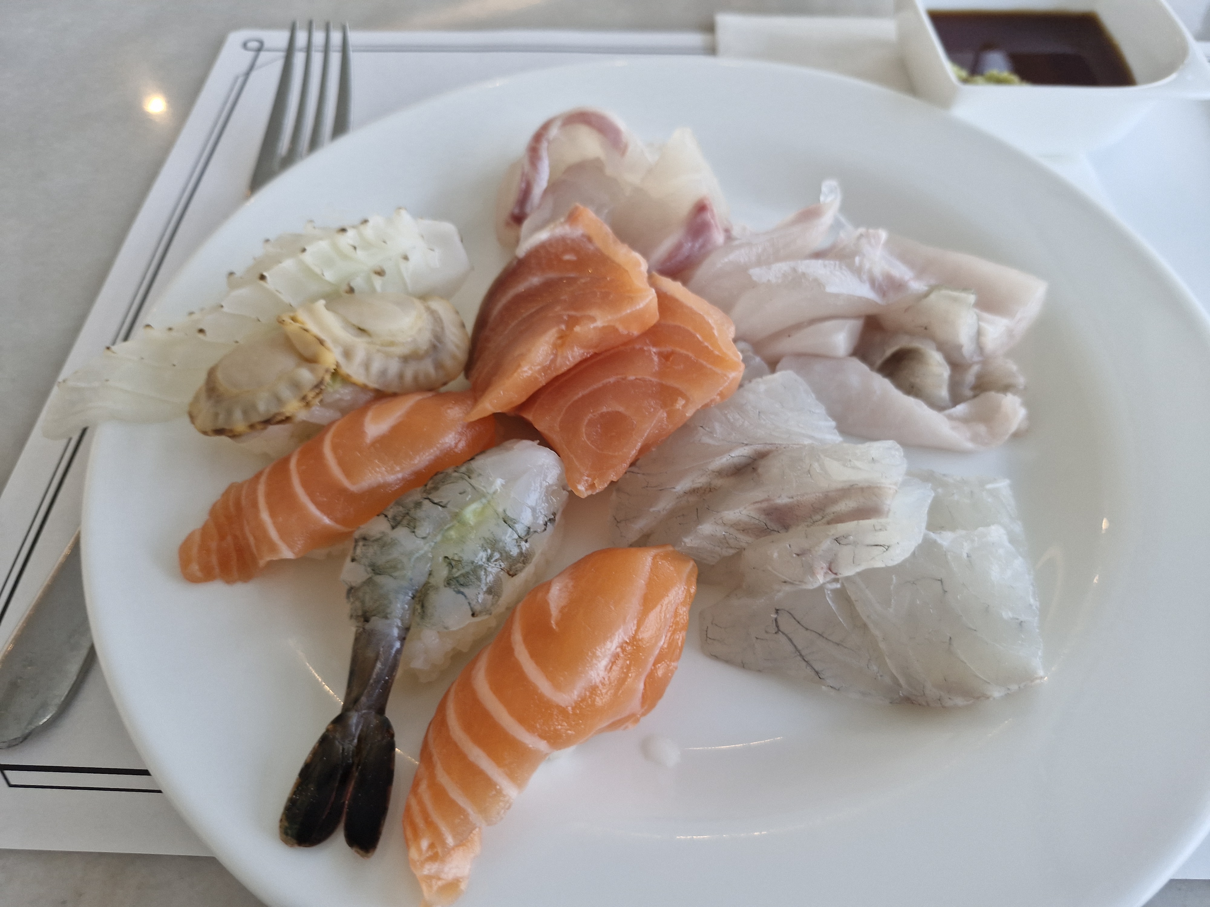경포호수 스카이베이 호텔 남동의 20층에 있는 식당입니다 - 경포대 맛집 호라이즌 레스토랑&바