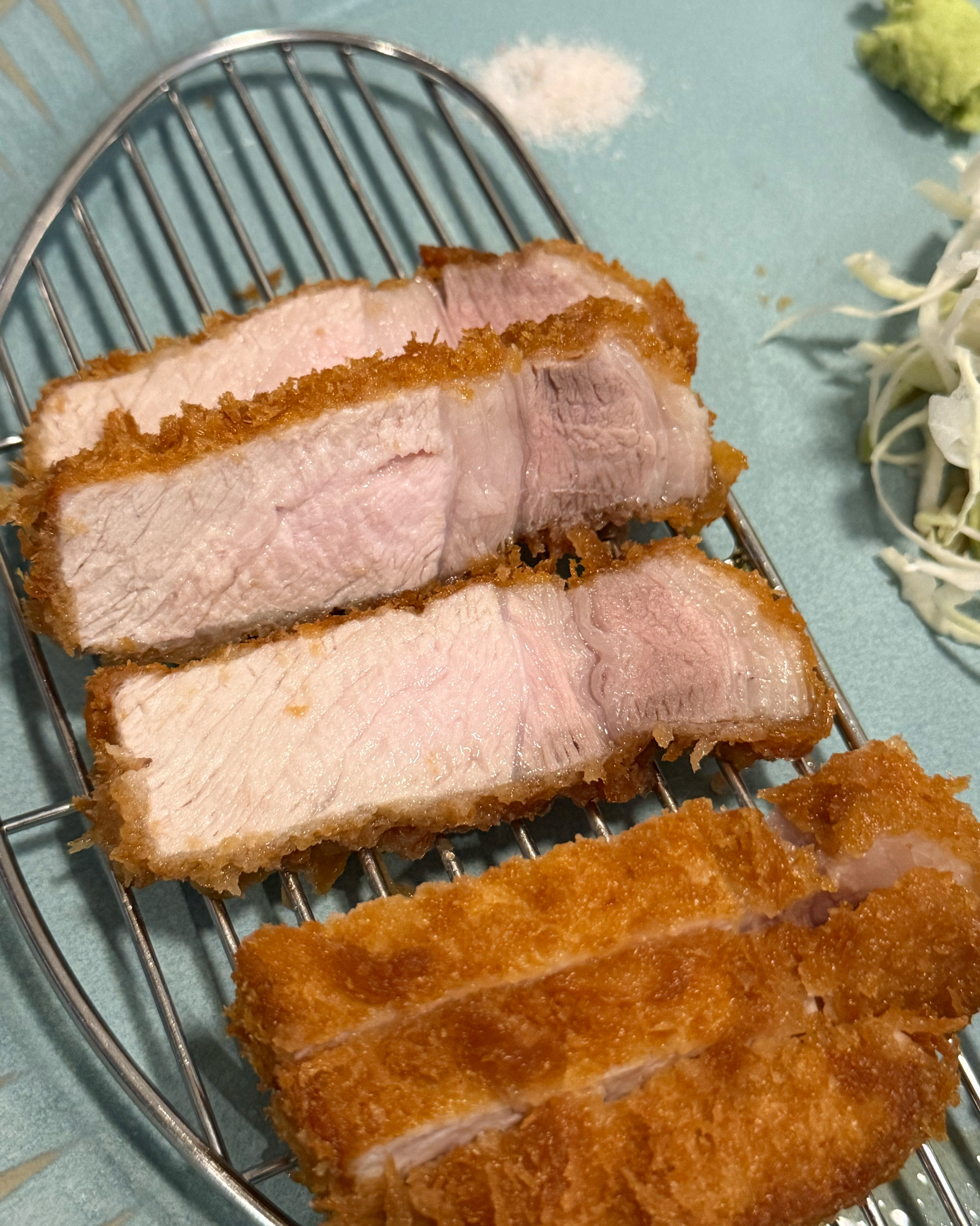 상로스카츠 한정메뉴인데 제가 먹어본 돈카츠중 젤 맛있었던 것 같아요 꼭 다들 드셔보세요 강
