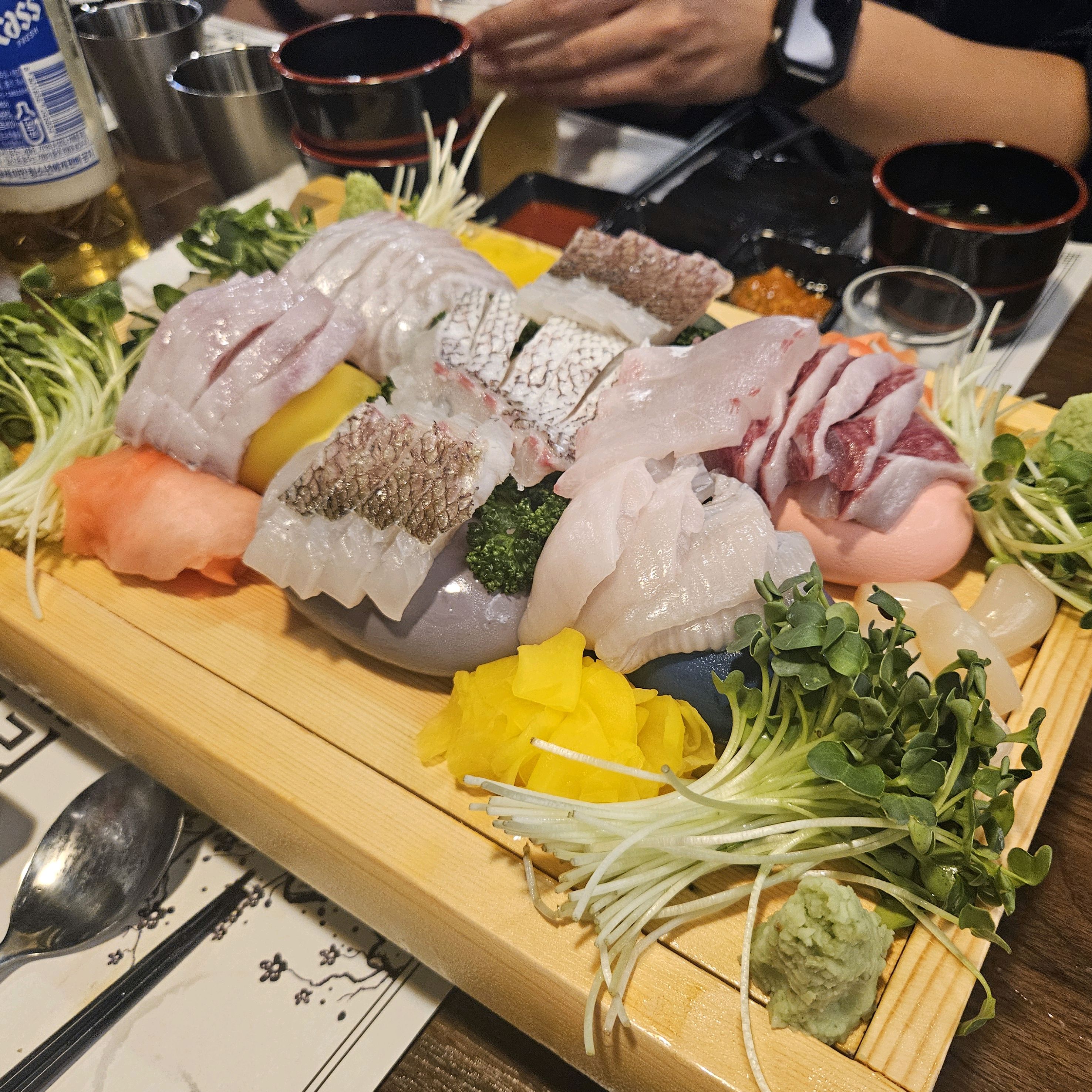 팀 회식으로 방문했어요. 회도 너무 신선하고 밑반찬도 깔끔하고 너무 친절해서 좋았어요 - 구로디지털단지 맛집 물고기자리 구로디지털점