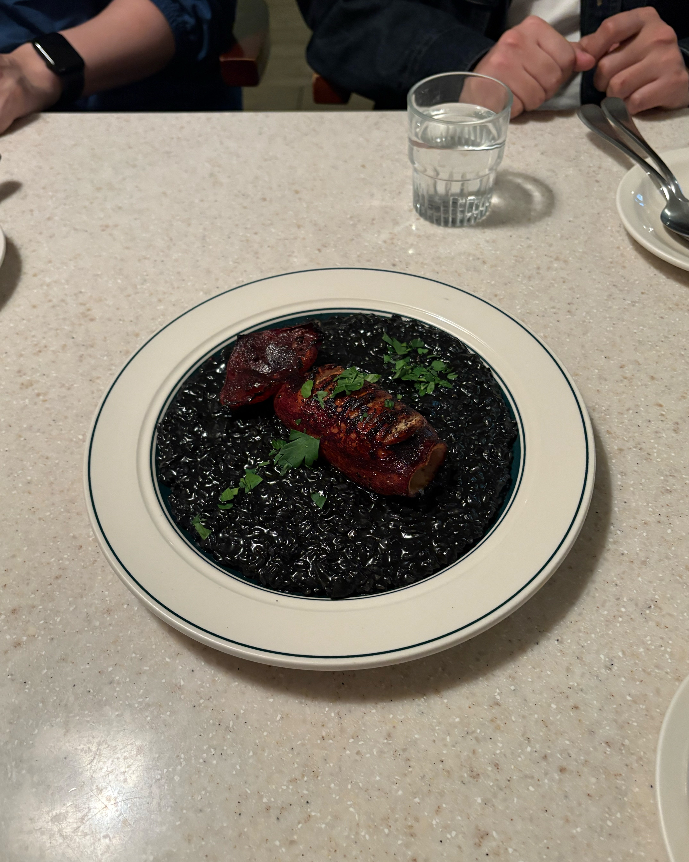 오징어 먹물리조또 부터 봉골레 파스타까지 너무 맛있었습니다 기념일날 오기 딱 좋아요 ! - 나혜석거리 맛집 포크너 인계점