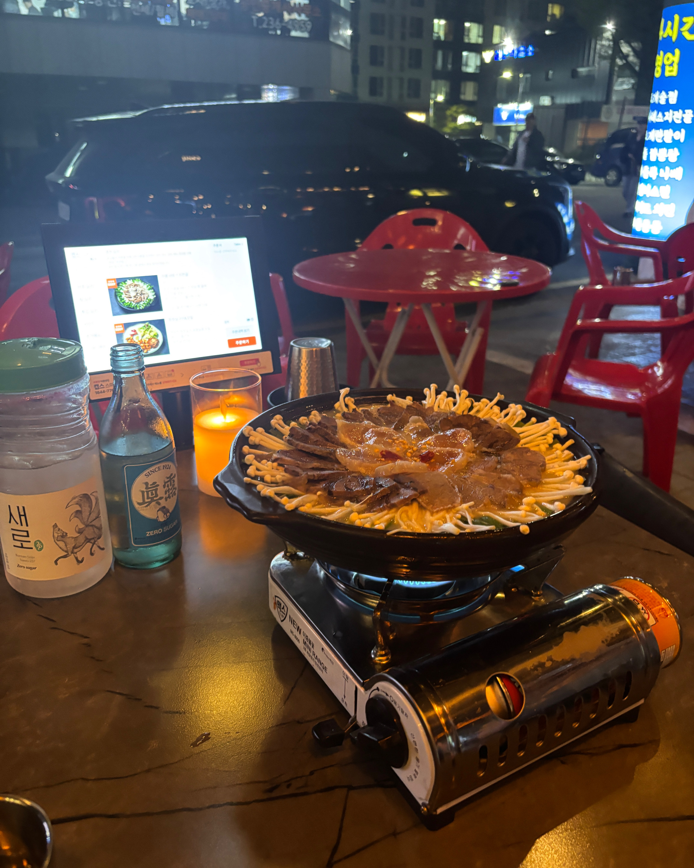 첫방문하여 아롱사태스지와 계란말이 먹었습니다. 아롱사태스지탕은 담백하고 준수합니다. 계란말