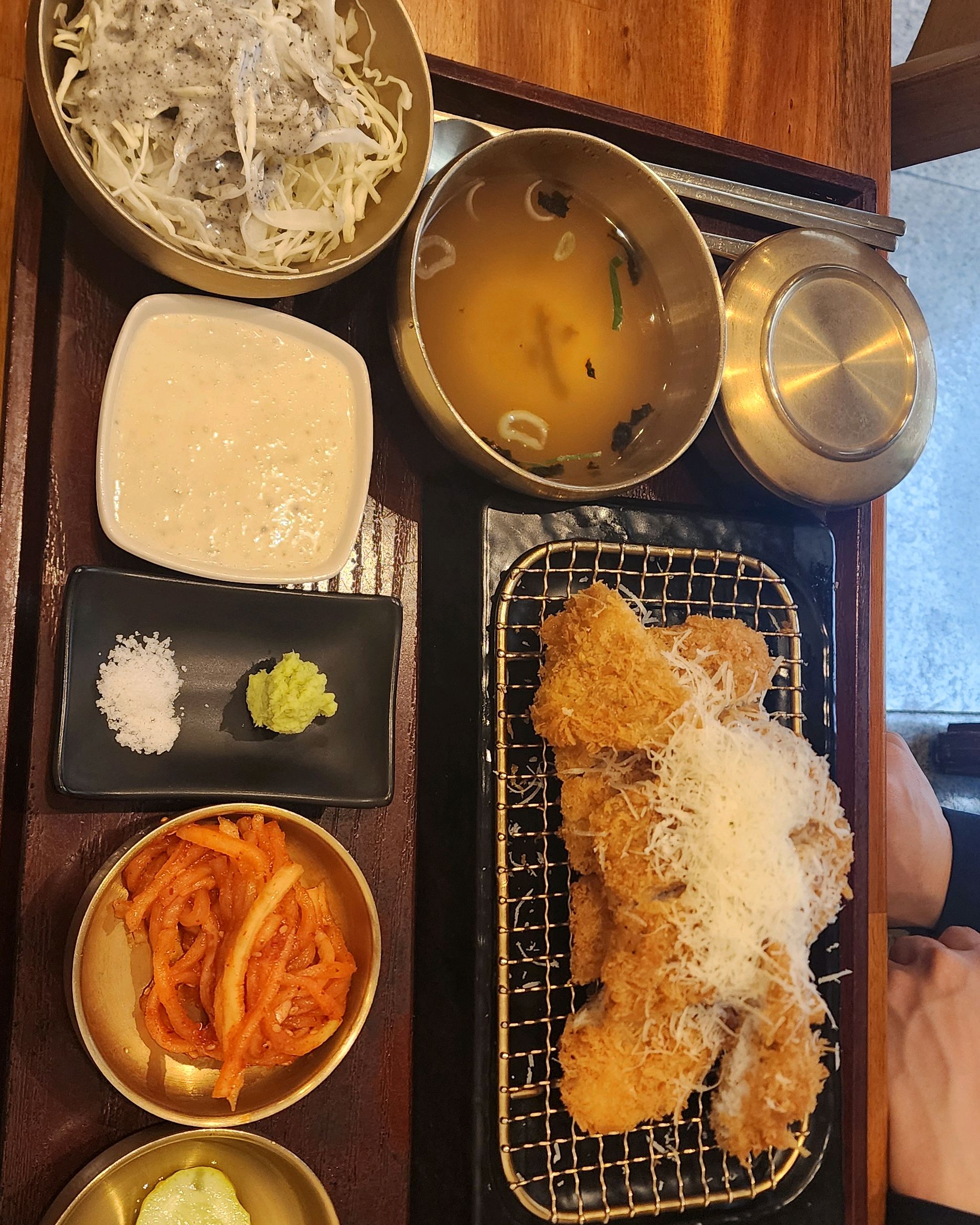 3명이서 3개 주문후 먹었습니다. - 대전 맛집 숯불돈까스