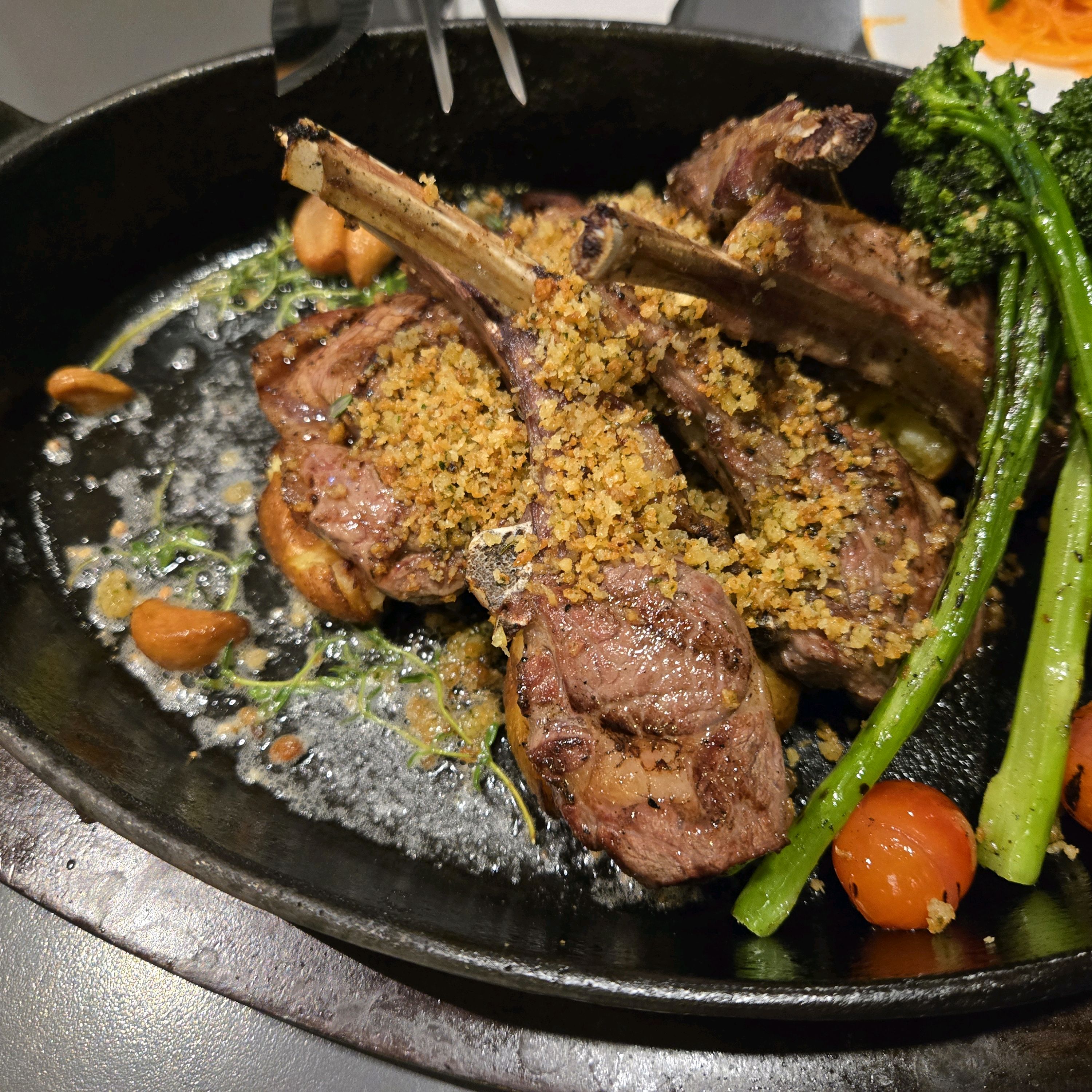 기념일이라 방문했는데 중간에 불편사항을 매니저님께 말씀드리니 즉시 시정해주시고 여려차례 사