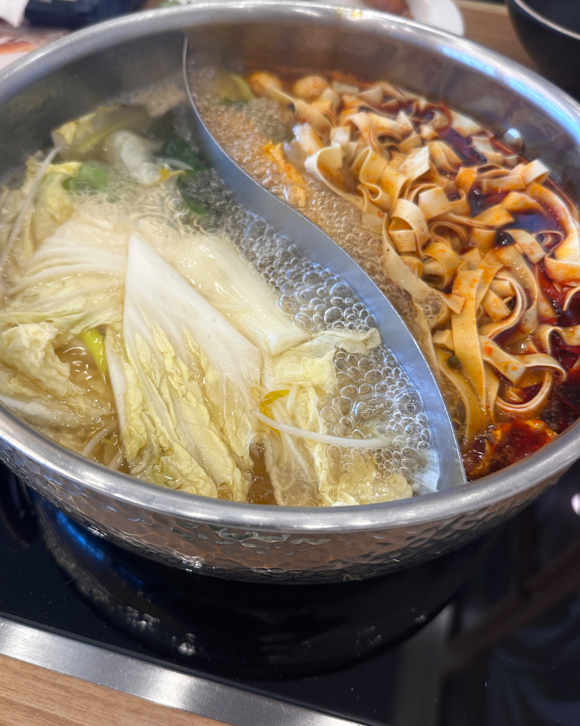 맛있는 샤브샤브도 먹고, 미나리 삼겹살도 먹고! - 거제 상동 맛집 샤브올데이 경남거제점