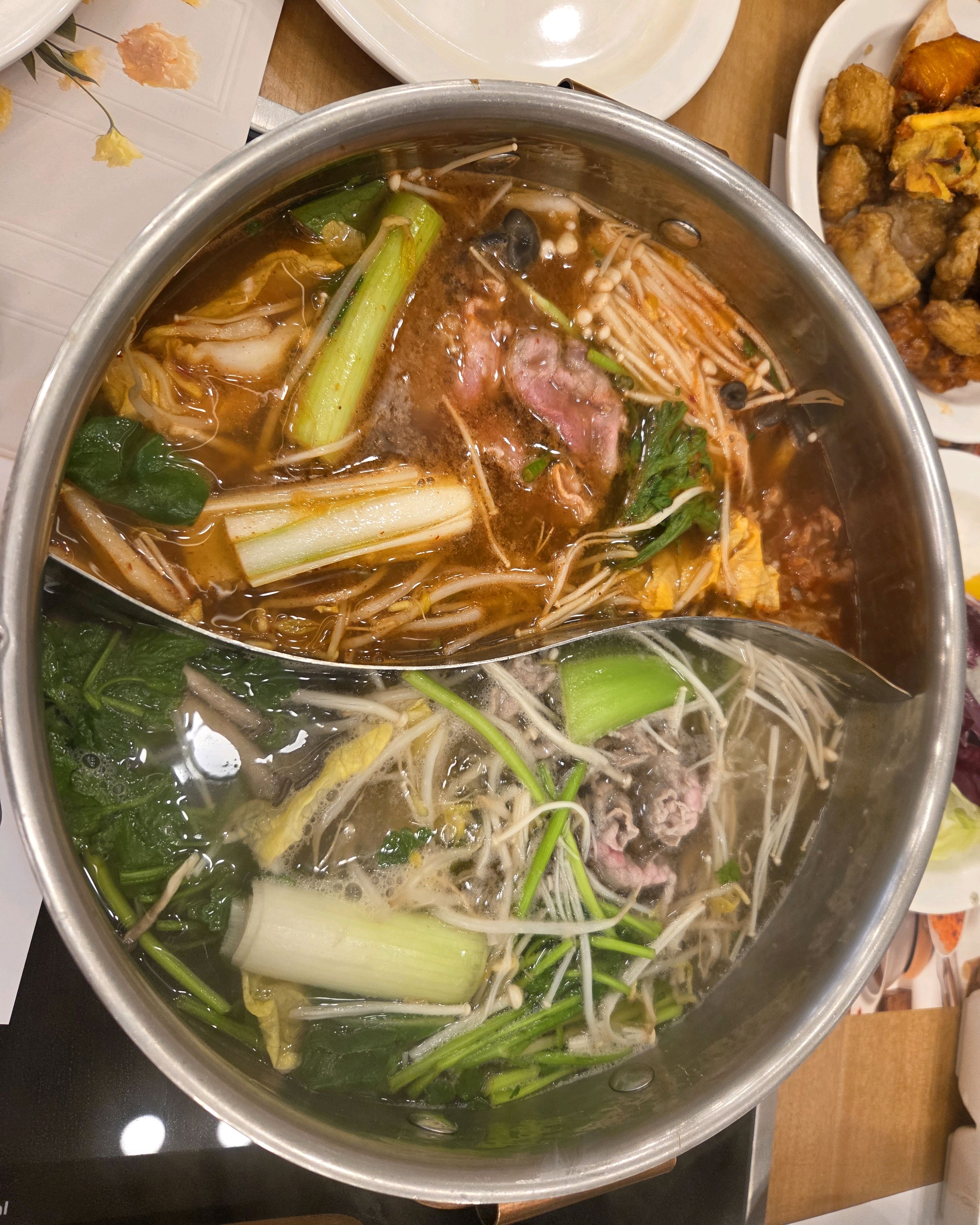회사 부서회식으로 방문했어요~ 채소, 튀김 등등종류도 다양하고 채소 신선도도 좋았구요~매장