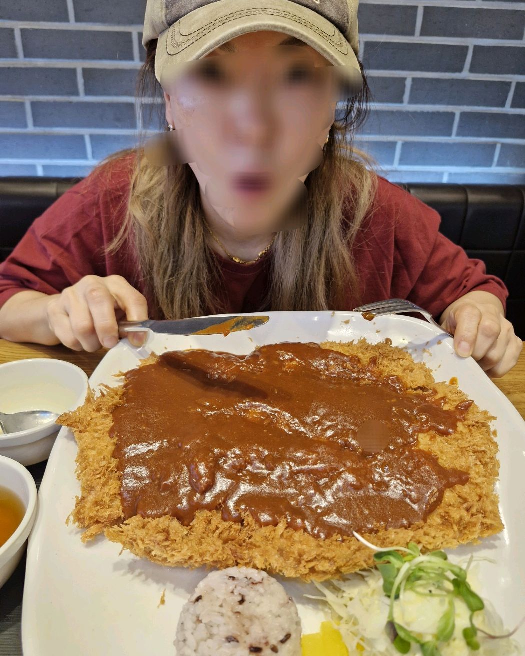 처음가서 남푠이랑 돈까스 두 개 시켰어요 ㅋ - 금릉역 맛집 홍익돈까스 파주금릉점