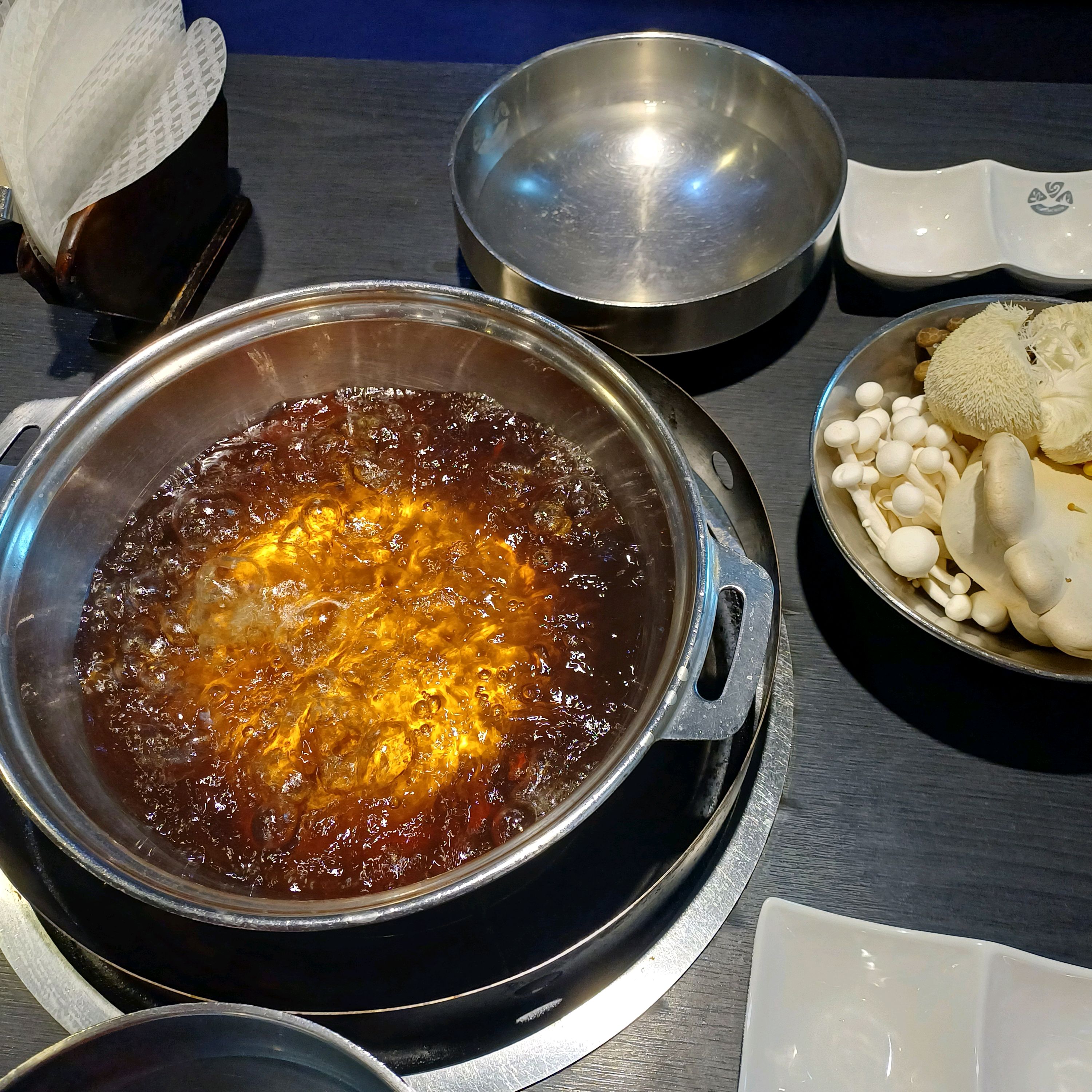 친구들과 노원에서 만나 식사하러가기 좋다. 점심특선 메뉴가 있어서 알차고 좋다. 버섯샤브