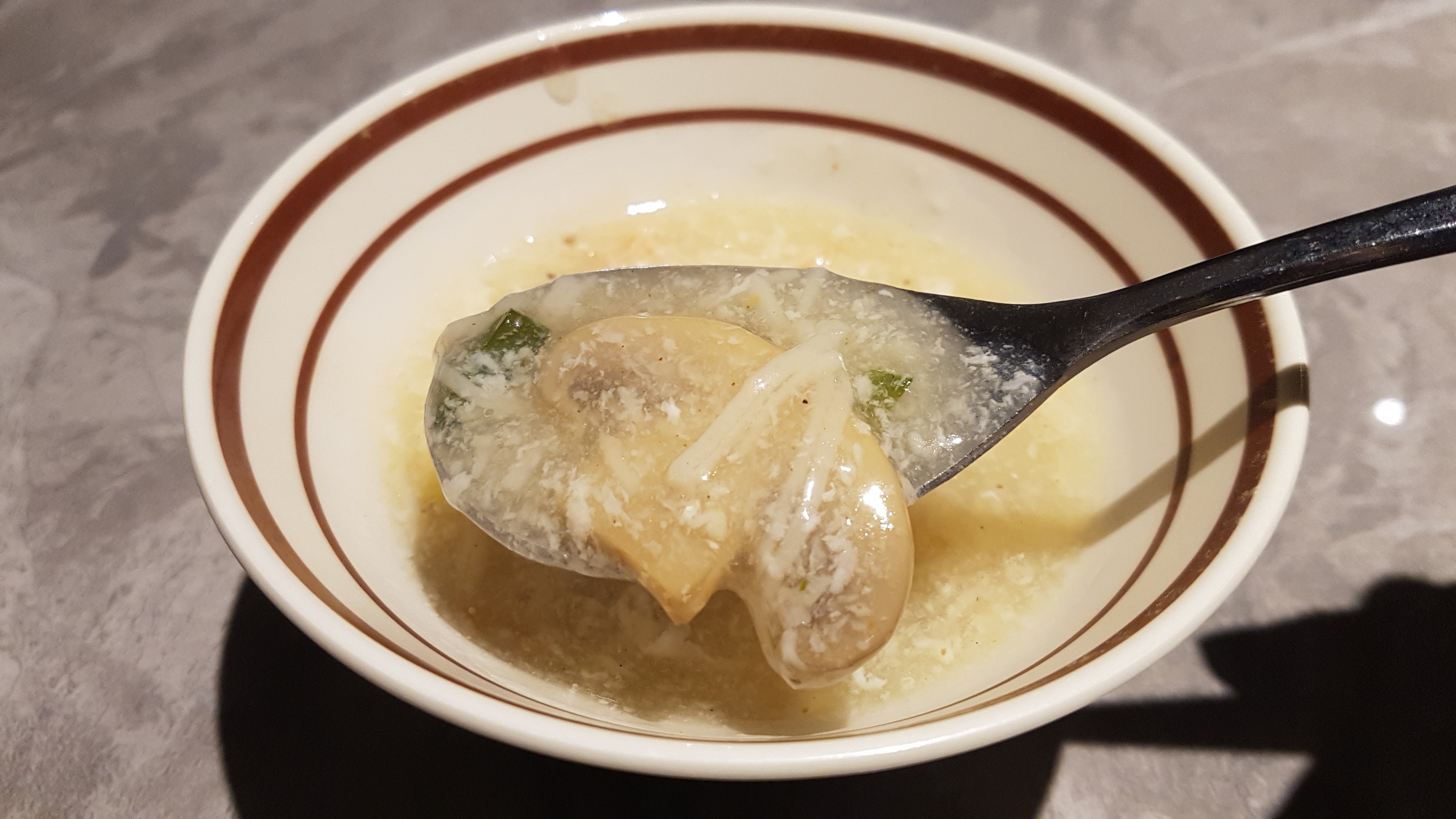 병원에서 퇴원한 기념으로 가족끼리 방문했는데 모두 맛이 순하고 깔끔해서 좋았습니다. 초밥과