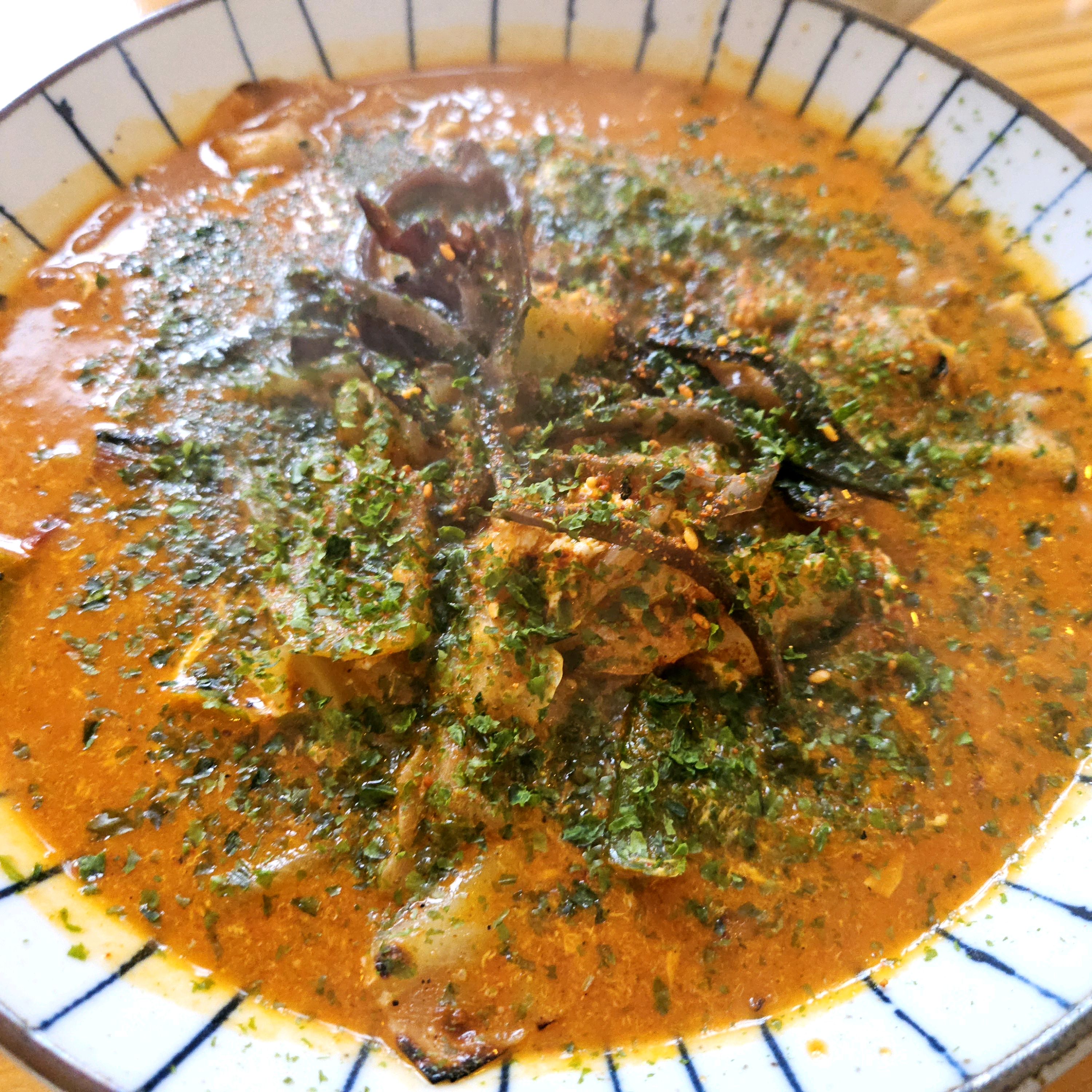 돈까스는 육즙이 흘러내리고 해물우동이 별미입니다. 제주도 올때마다 방문하네요 ㅎㅎ 주인분들