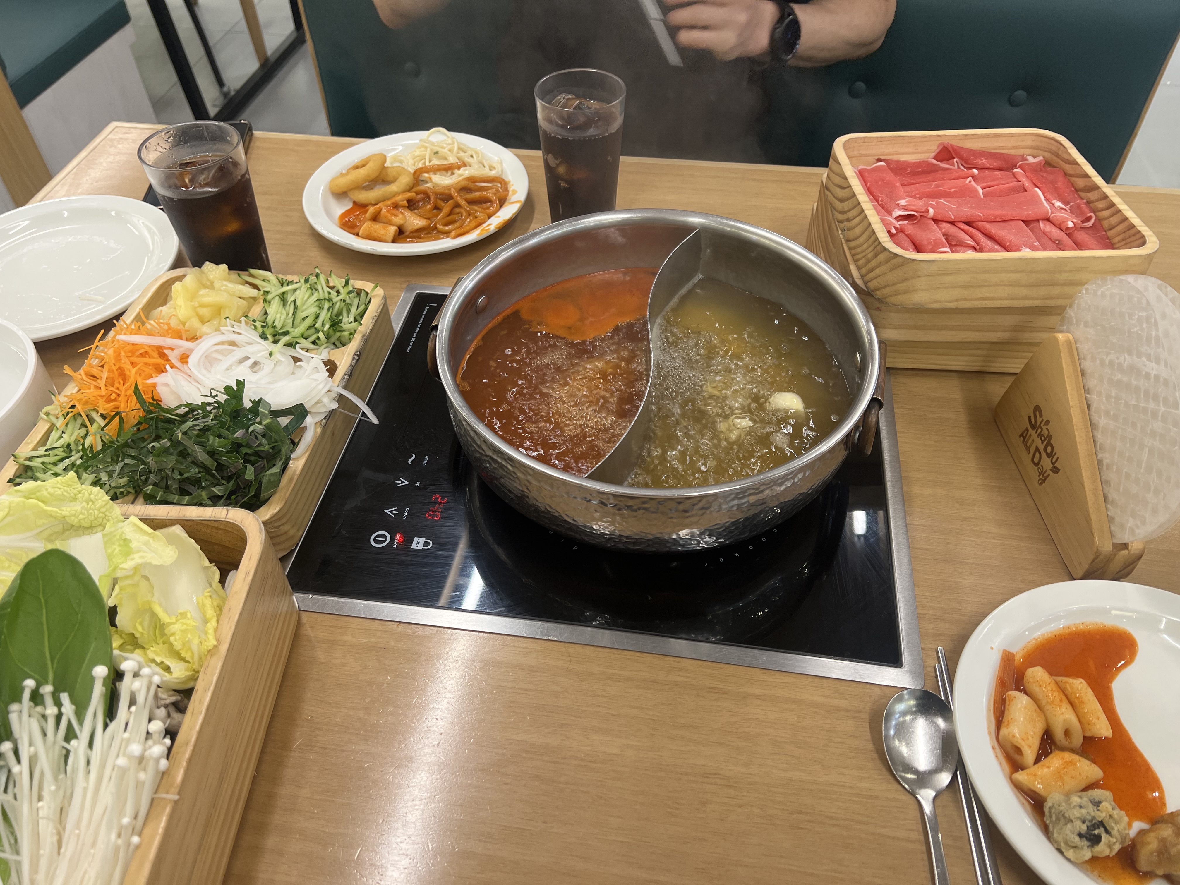 육수도 다양하고 좋았습니다. 너무 배불르게 먹었어요!! 꼭 방문하세요!! 부자되세요~~!!