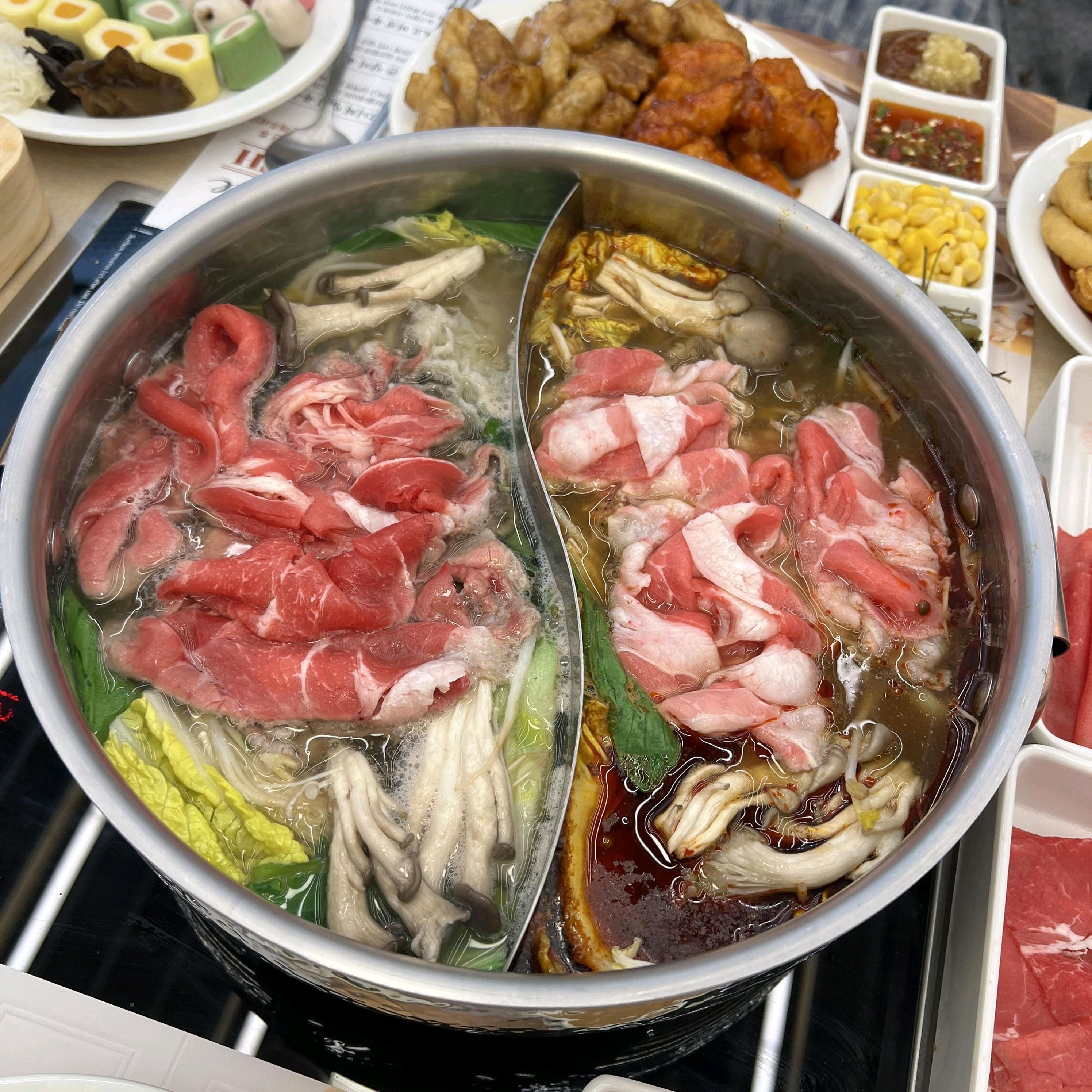 육즙이 살아있는 양지와 설도, 목심을 골고루 맛볼 수 있어서 좋네요 소고기 질이 정말 신선