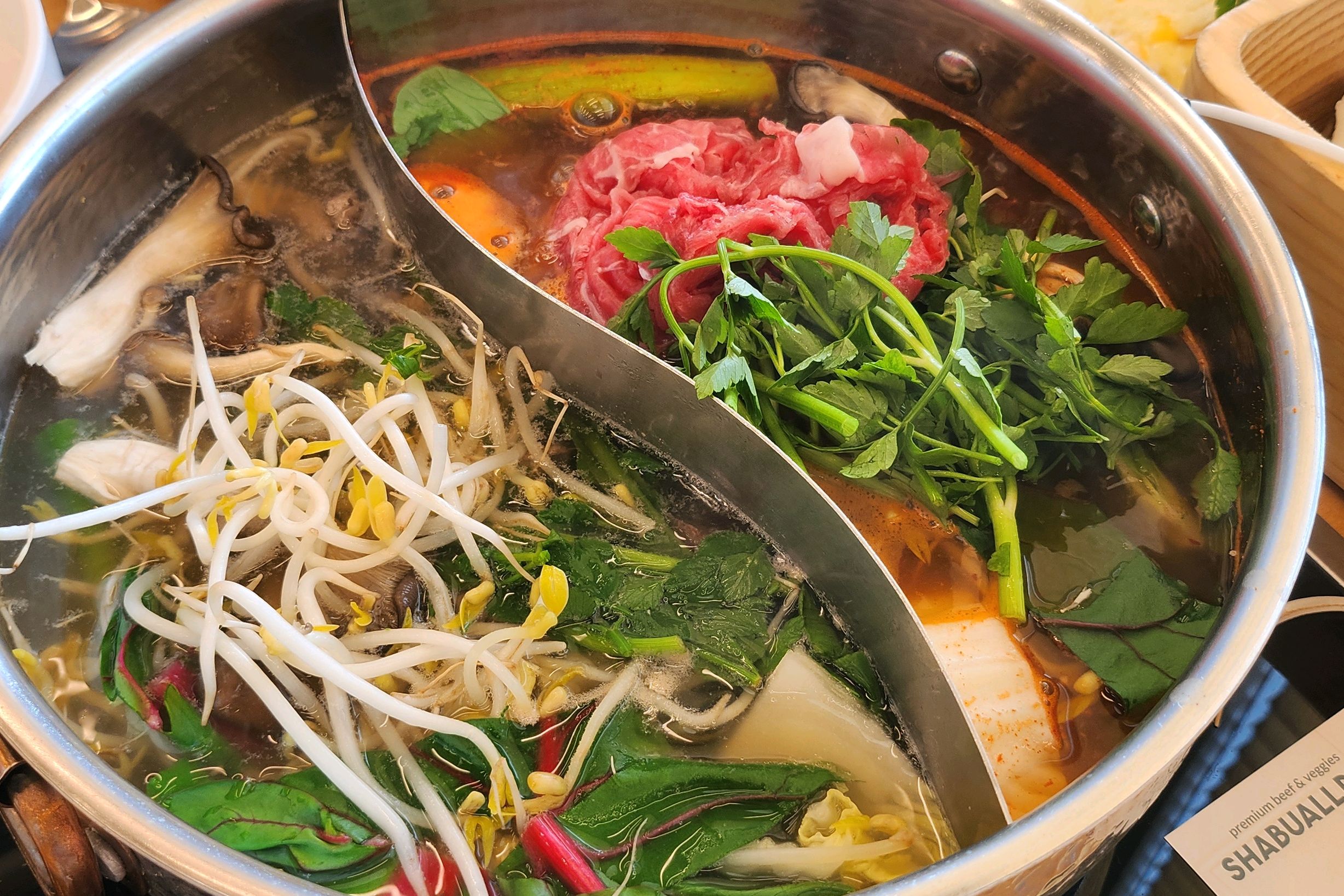 푸짐하고 깔끔하고 다 너무 맛있어요!후식까지 해결할 수 있으니 넘좋네요! 담엔 아이들이랑