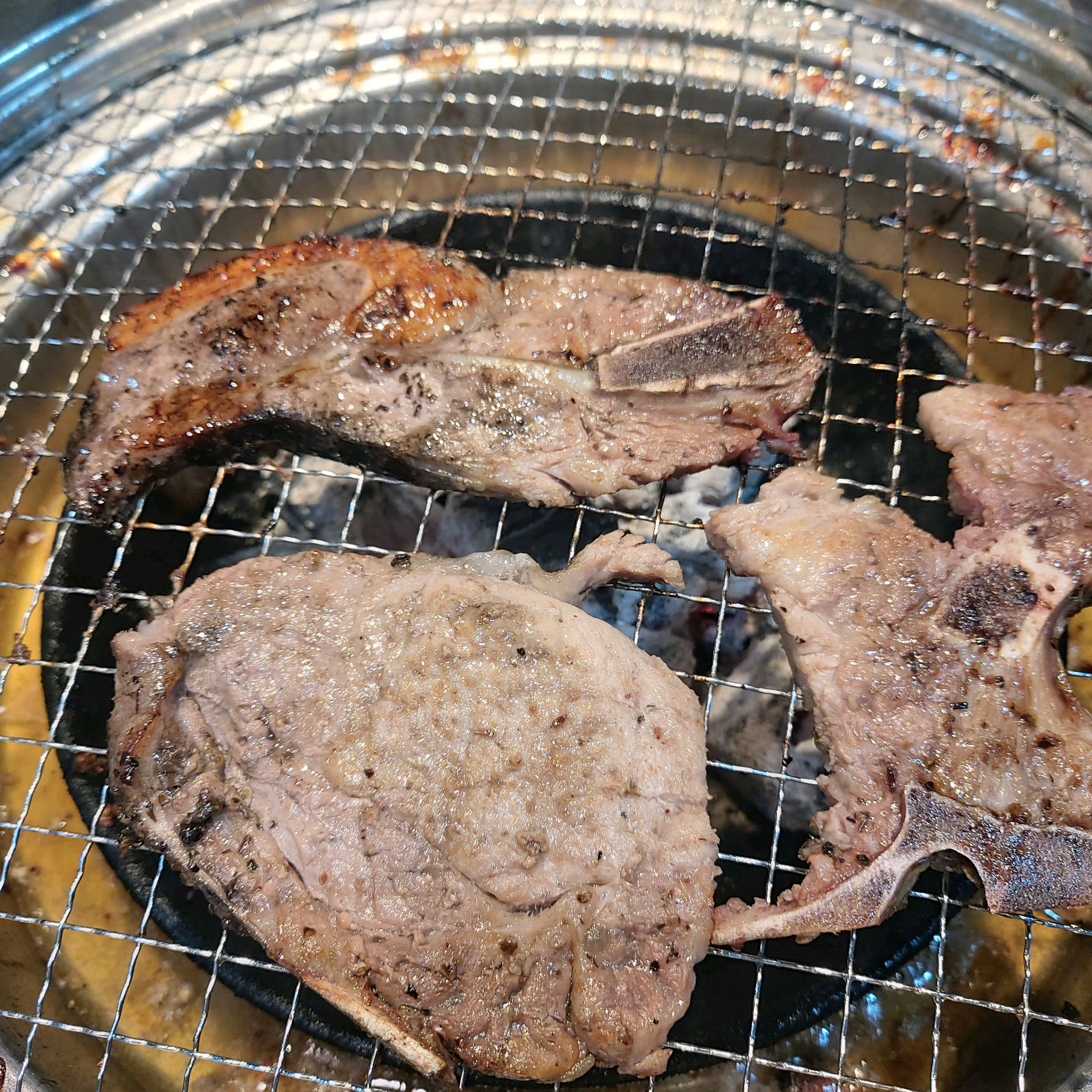 아이와 방문해서 넘 맛있게 배부르게 먹었어요 감사합니다 평일에 오니 한가해서 여유로웠고 직