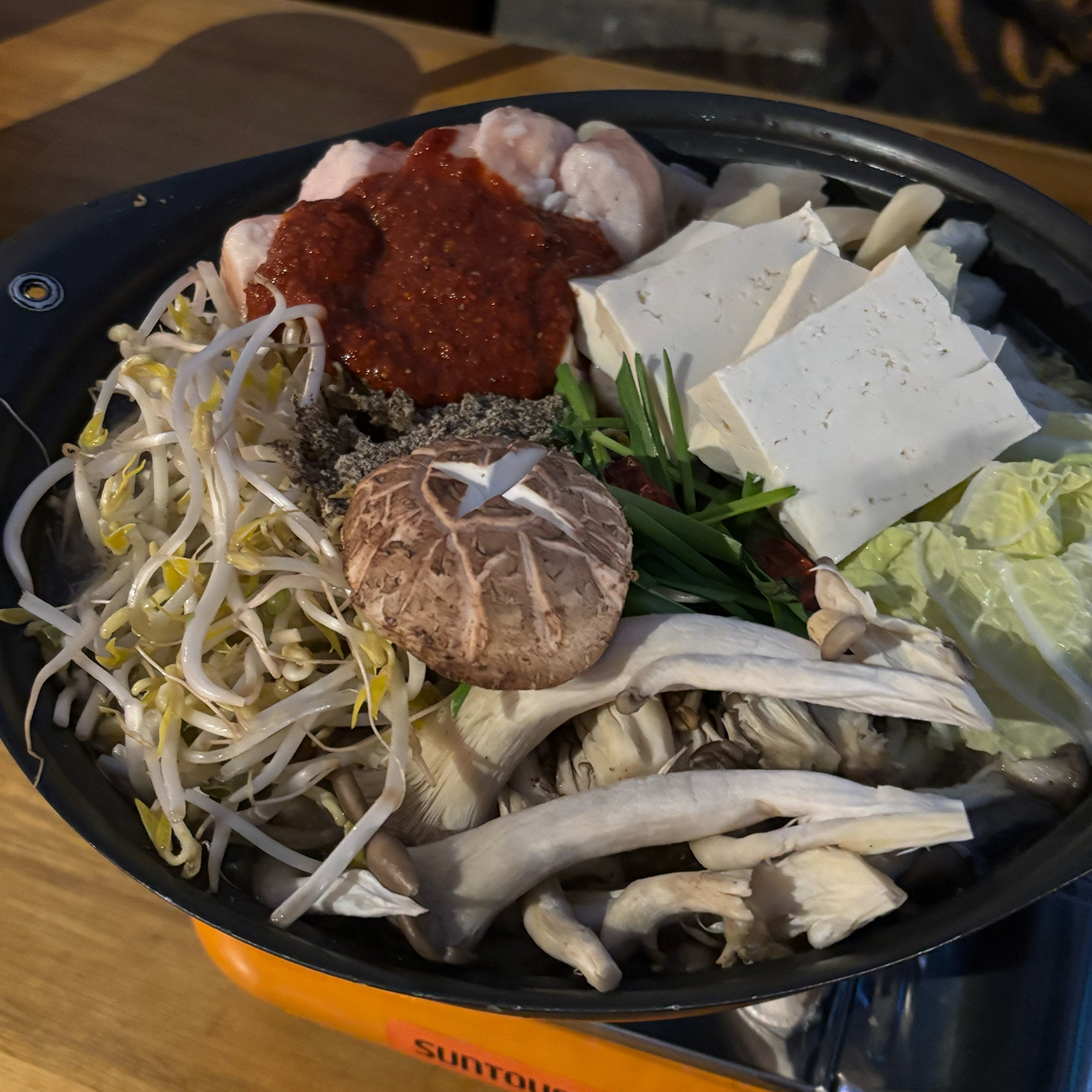 분위기도 좋고 맛도 있어서 자주 오는 술집이에요! 범계는 화장실이 불편할 때가 많은데 여기