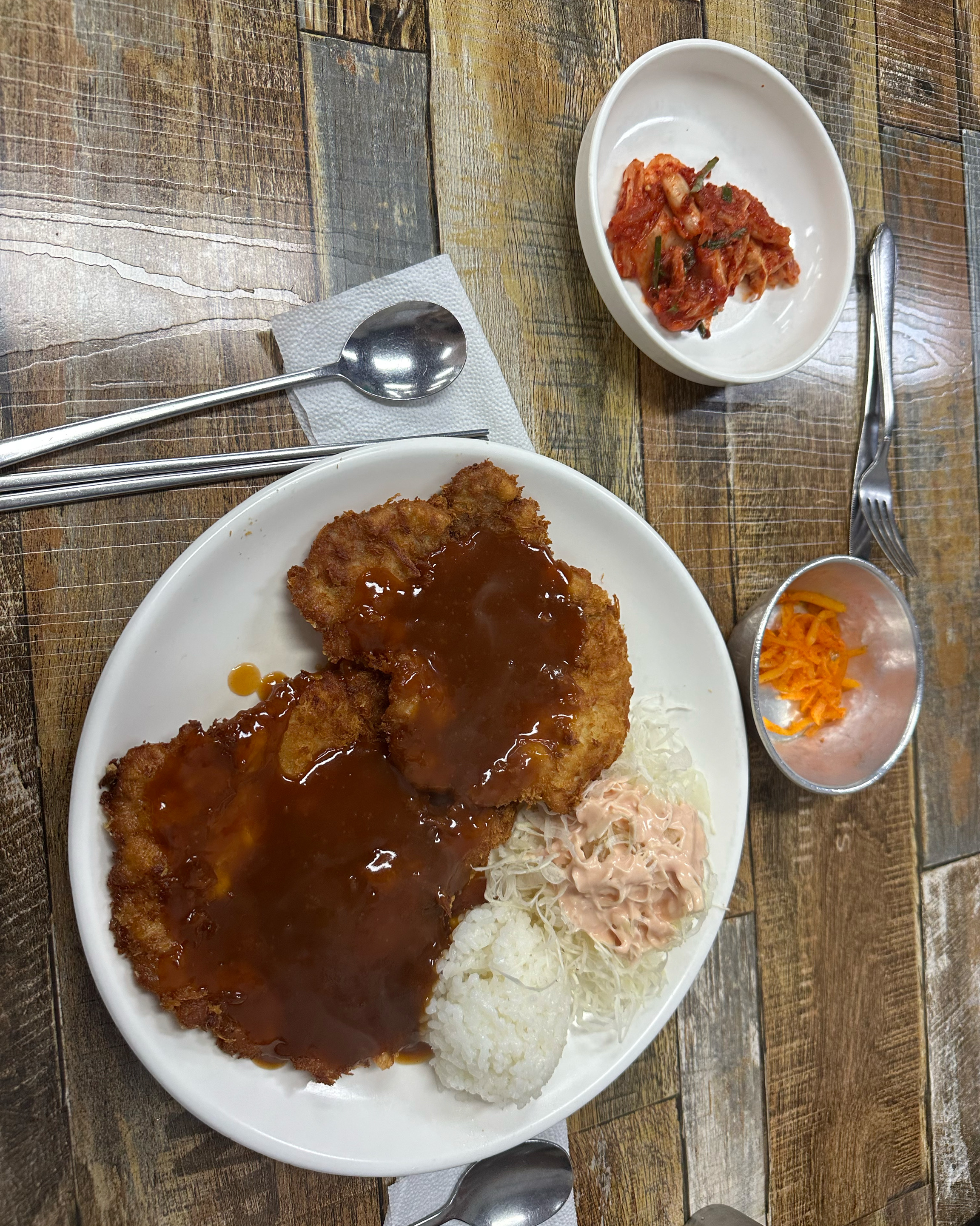 돈까스는 그저 그랬는데 그래도 가격대비 양 많고 - 대전 맛집 시민칼국수