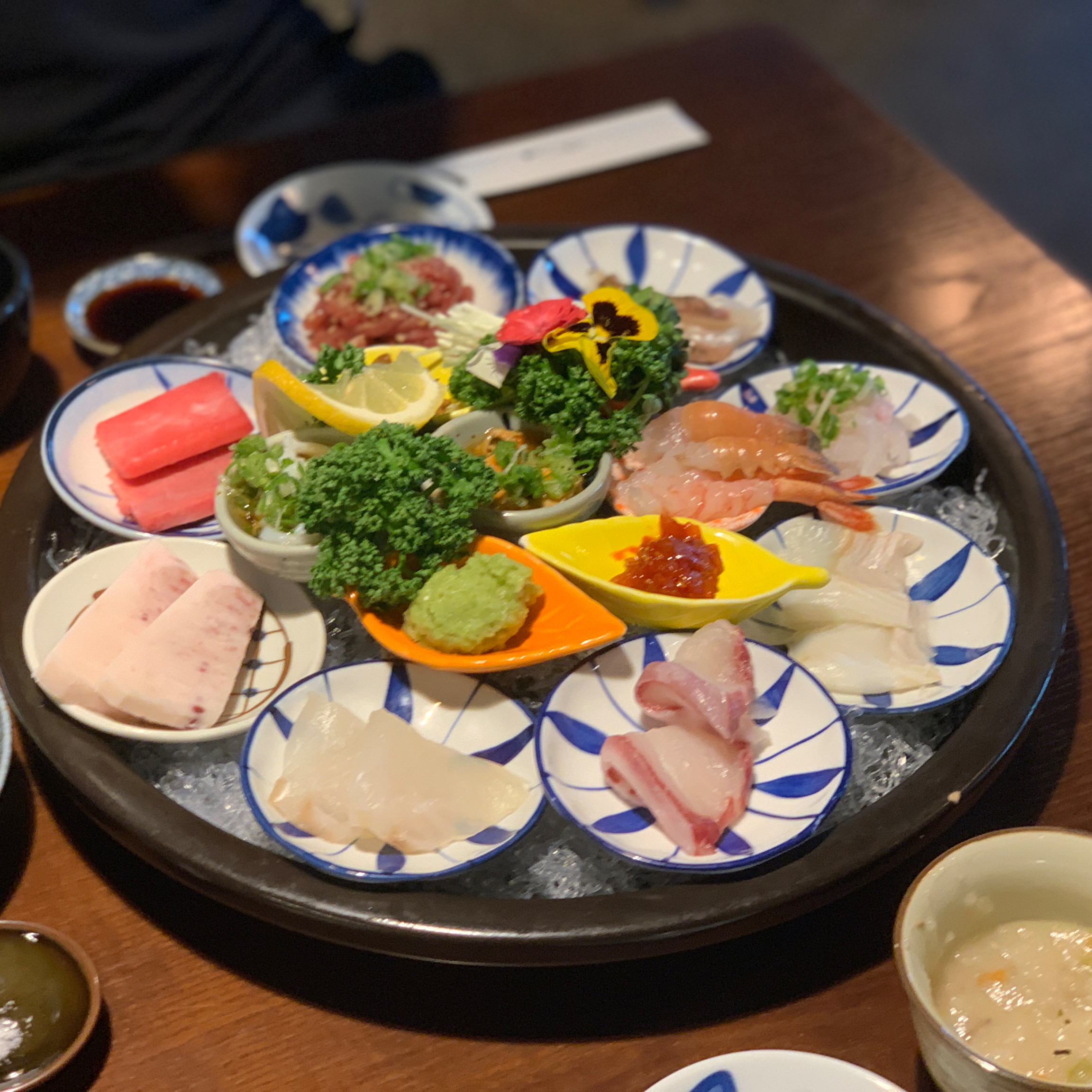 모듬한상 코스가 진짜 알차고 푸짐하게 잘 나와서 엄청 배부르게 맛있게 잘 먹었어요 숙성회도