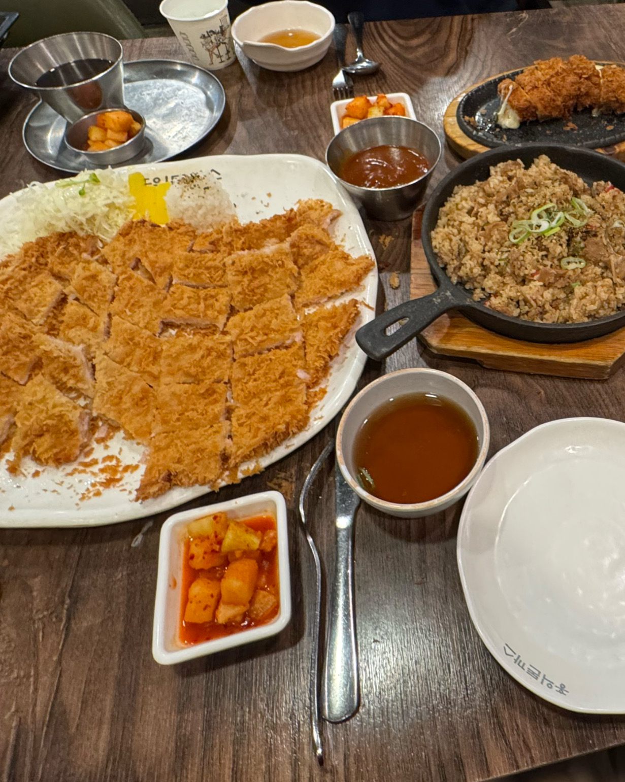 평일 낮에 일하시는 남자 알바생분 너무 불친절하고 기분나쁘네요. 들어가서 손님 응대도 안하