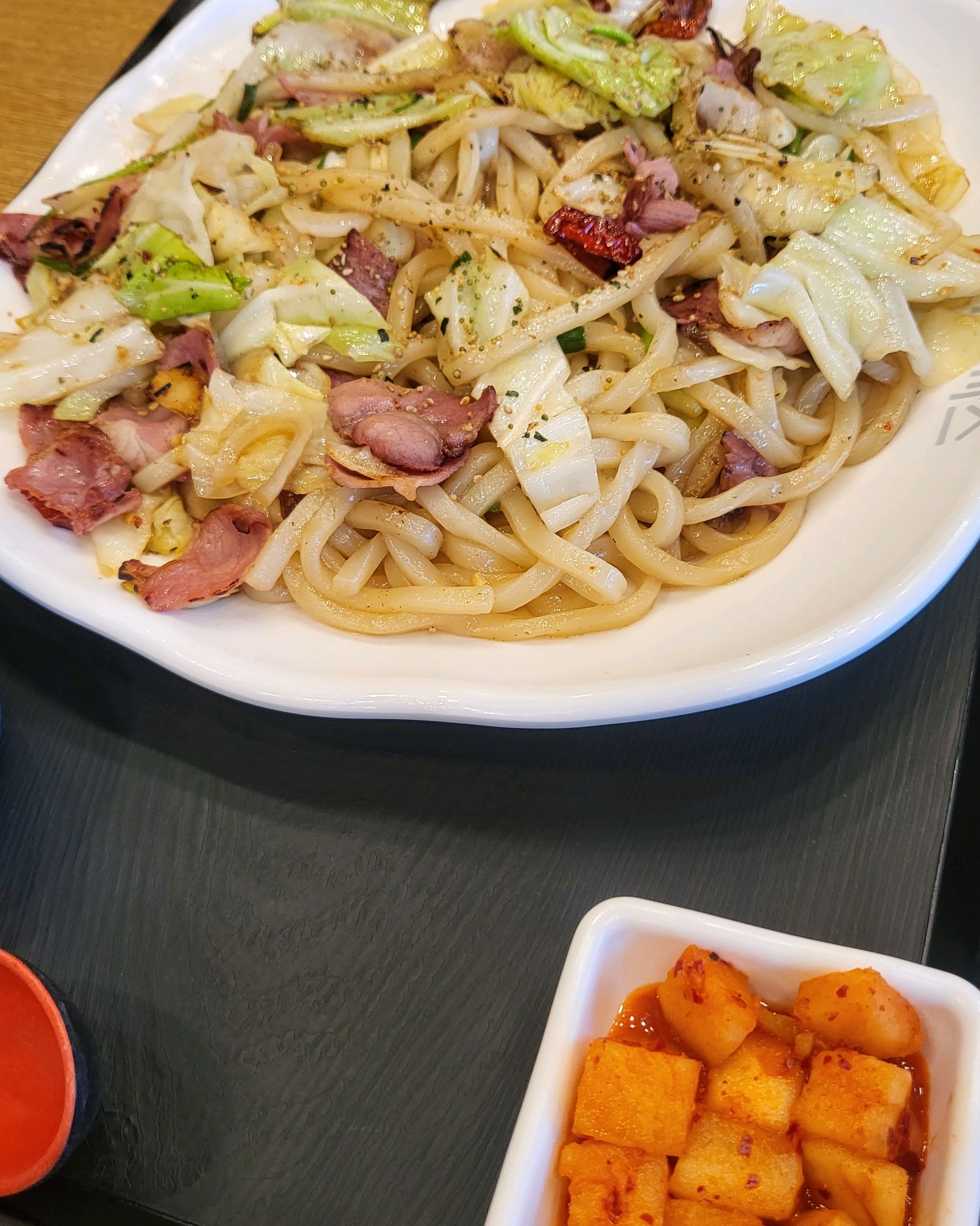 생일이라서 아이들과 외식하러 왔어요 - 온양온천 맛집 홍익돈까스 온양온천점