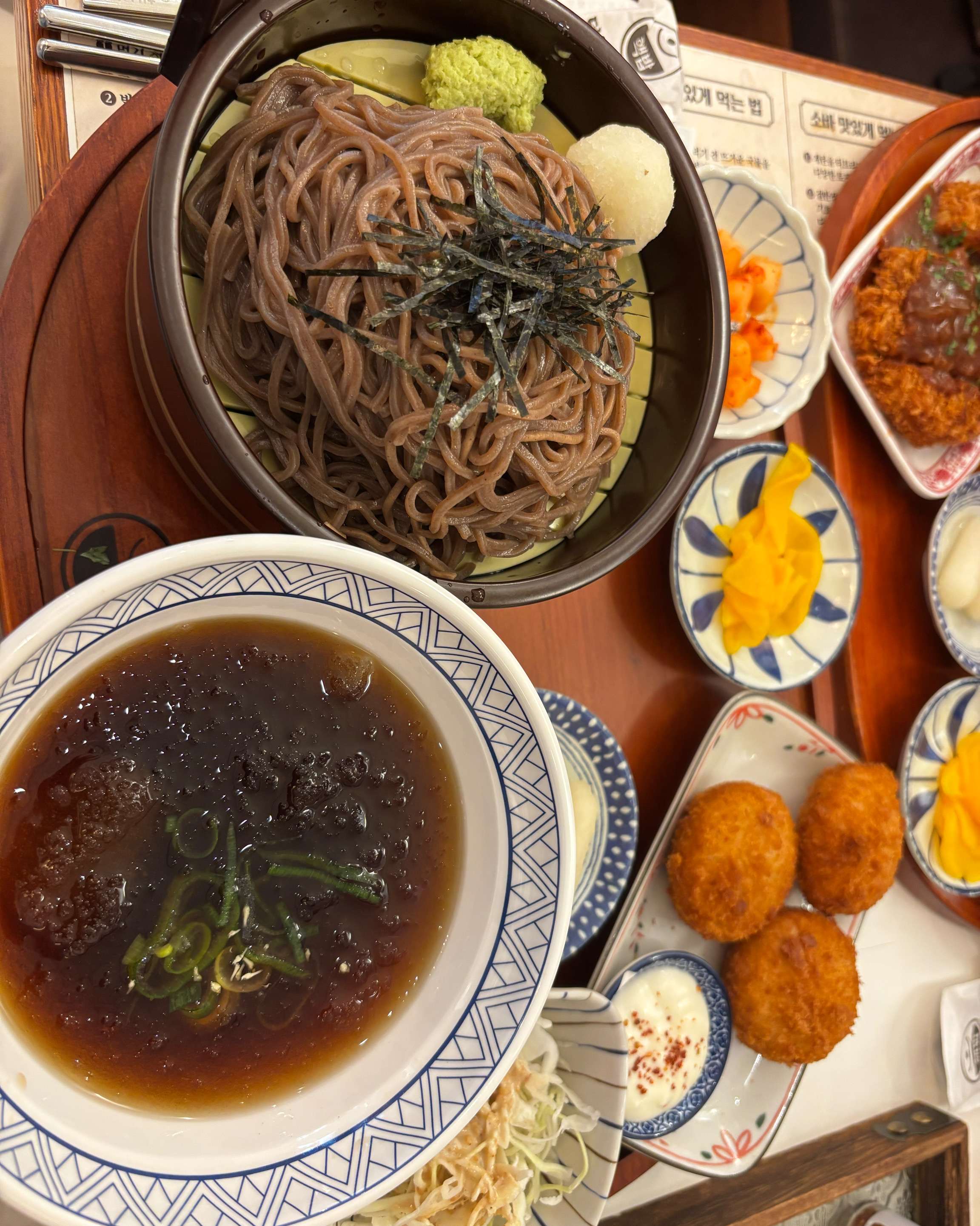 빠르게 음식이 나오고 직원들도 친절하게 안내해주셔서 편하게 먹고갑니다🙃 - 천호동 맛집 핵밥 천호점