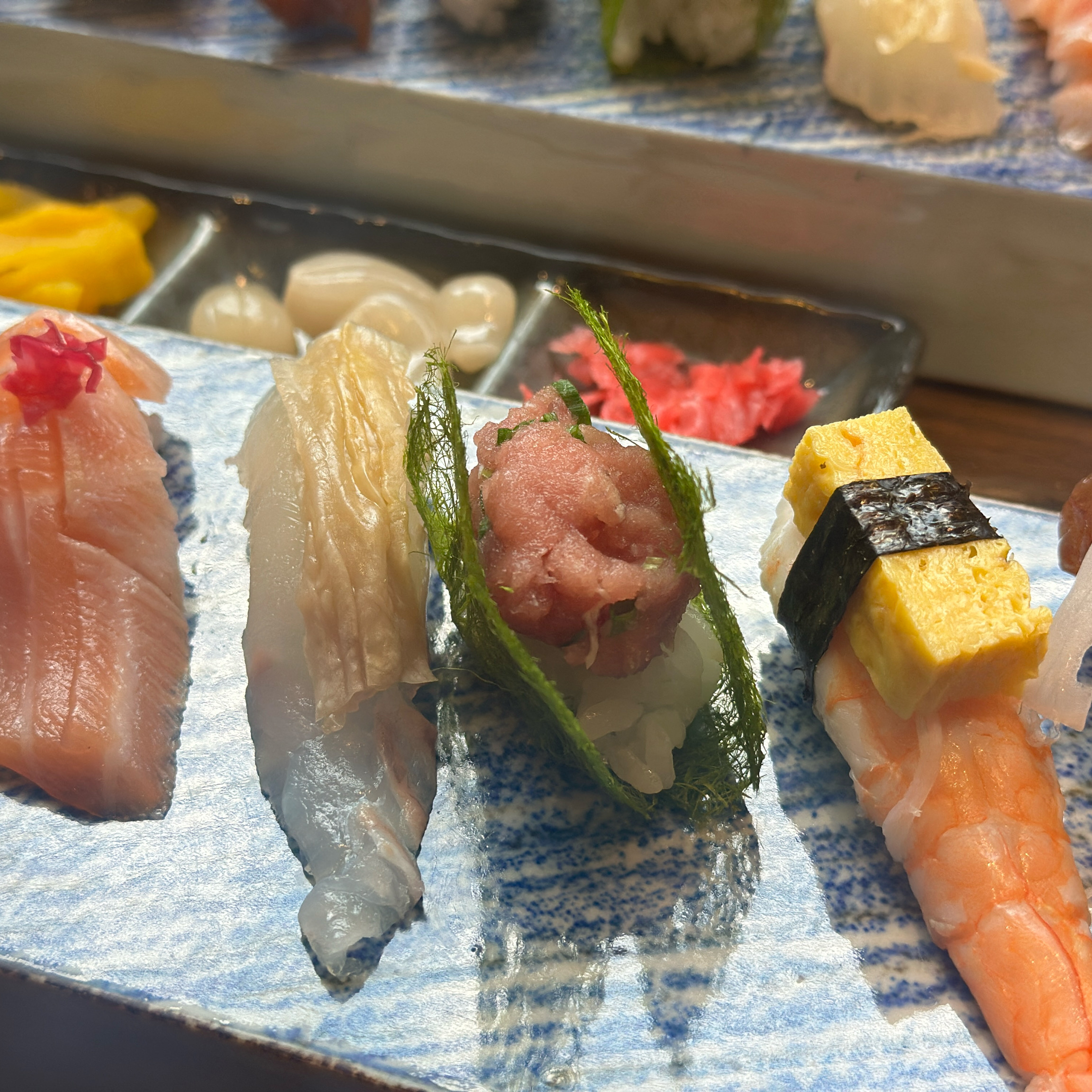 처음방문해봤는데 초밥들이 특색있고 맛있어요! ㅎㅎ - 대전 맛집 안도스시