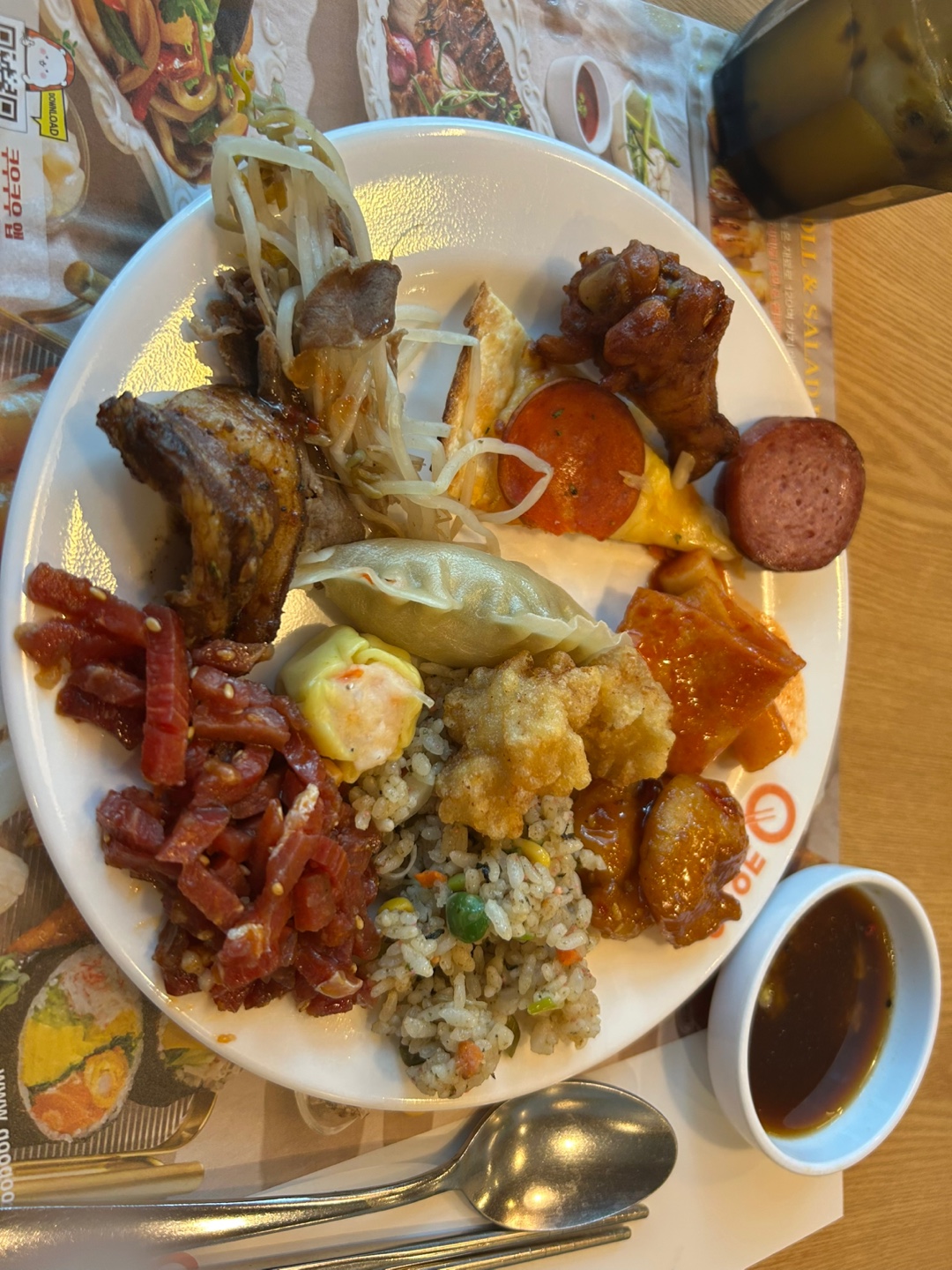 넓고 쾌적하고 직원분들도 친절하고 좋아요. 모든 음식들이 모두 맛있습니다! - 순천 신대지구 맛집 쿠우쿠우 순천점