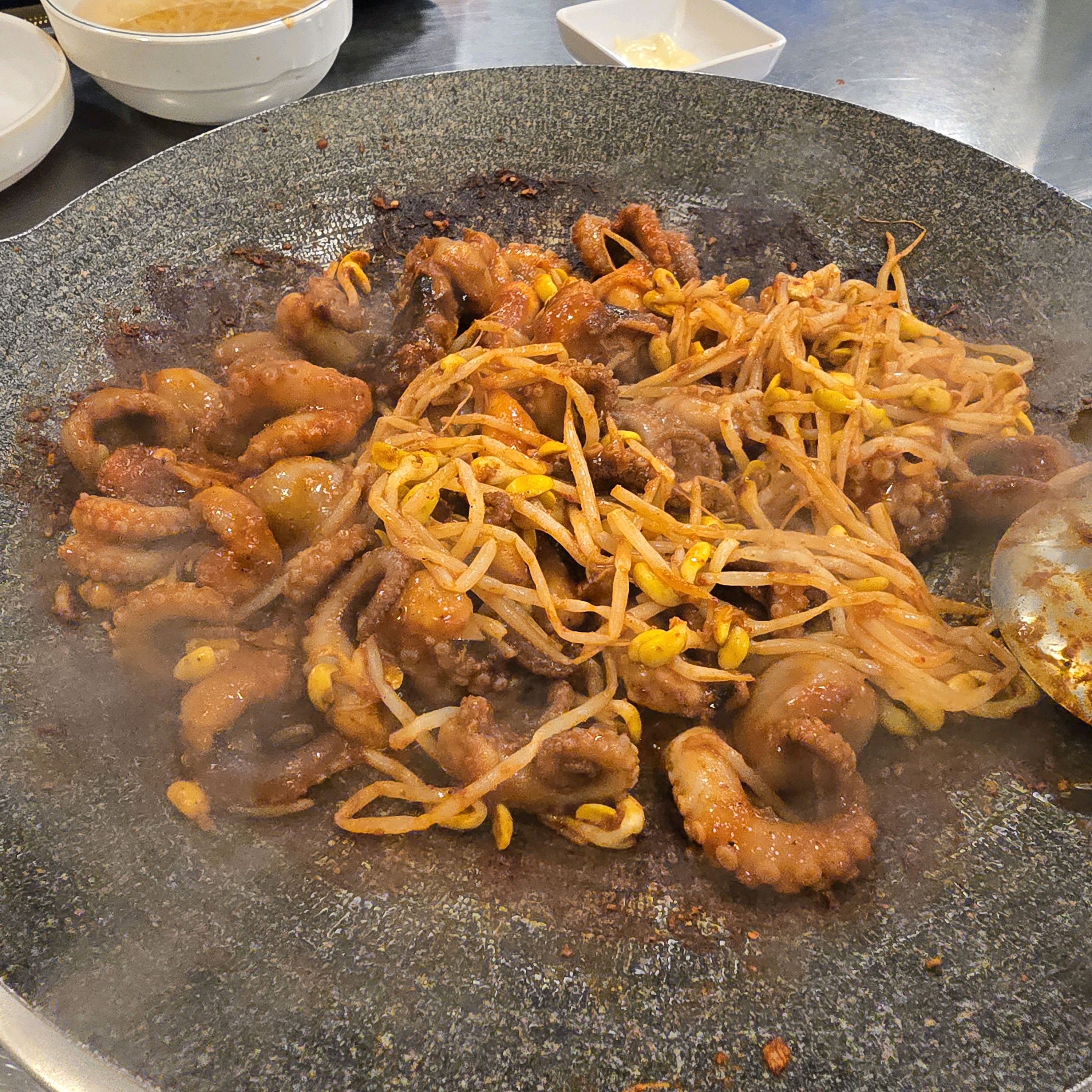 친절하시고 쭈꾸미도 신선하구 통통해서 맛있었지만.. - 천호동 맛집 쭈꾸미아지매 암사점