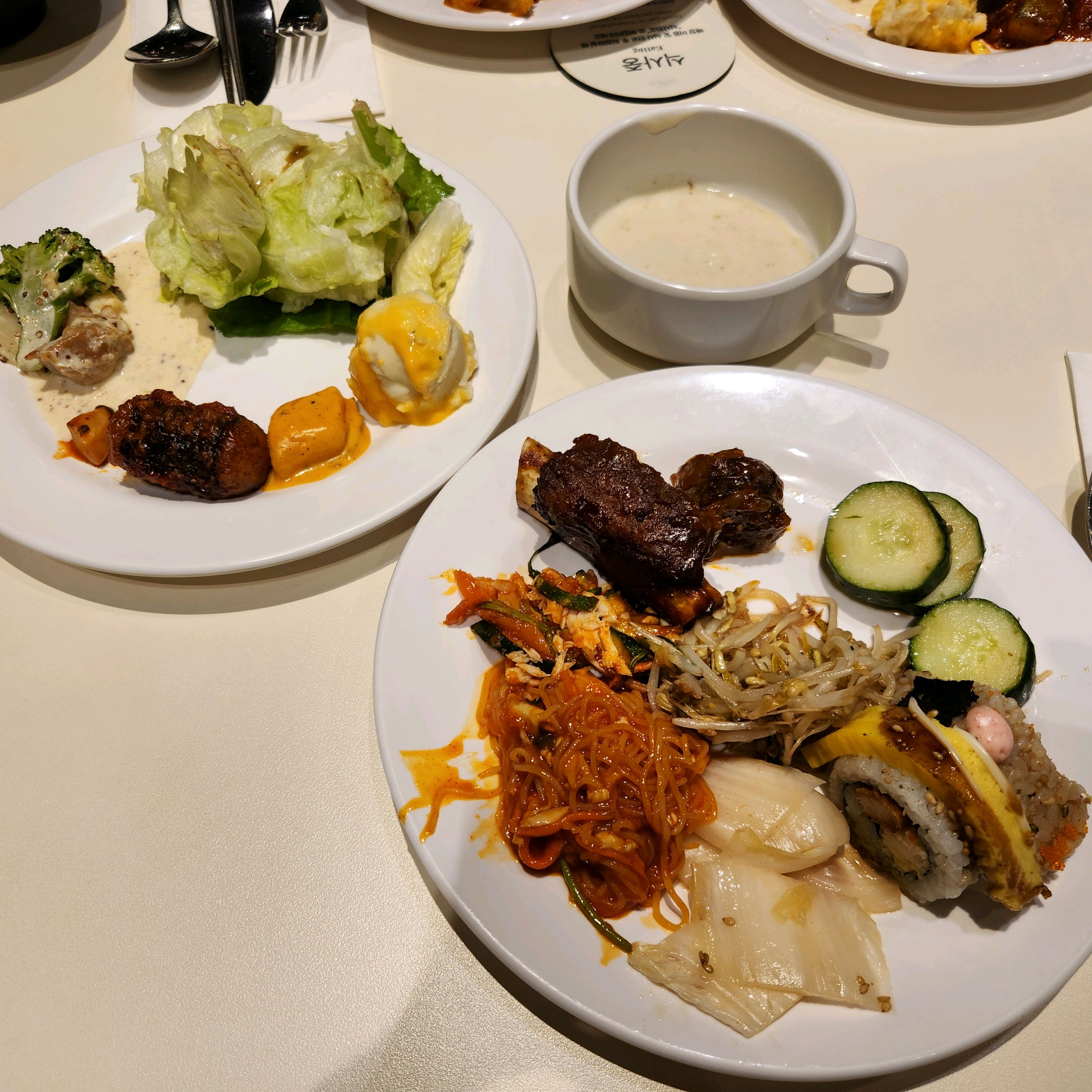 종류는 많아서 좋은데 또 손이 가는건 몇가지 없는 거 같아요ㅋ.ㅋ - 망포역 맛집 애슐리퀸즈 수원망포점