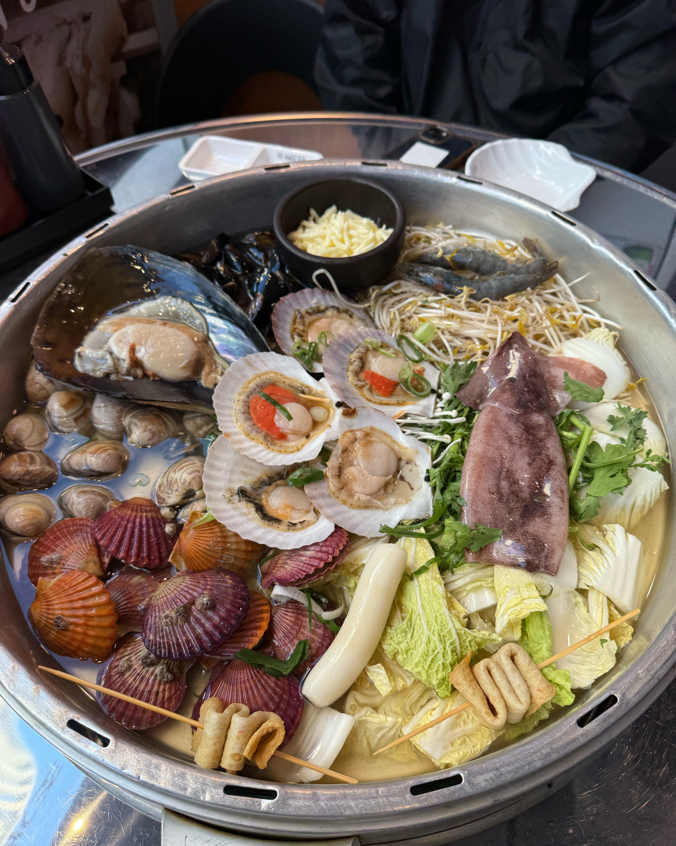 이것저것 많이 들어있어서 먹는 재미가 있어요🫢 - 불당동 맛집 갯벌의조개 천안불당점