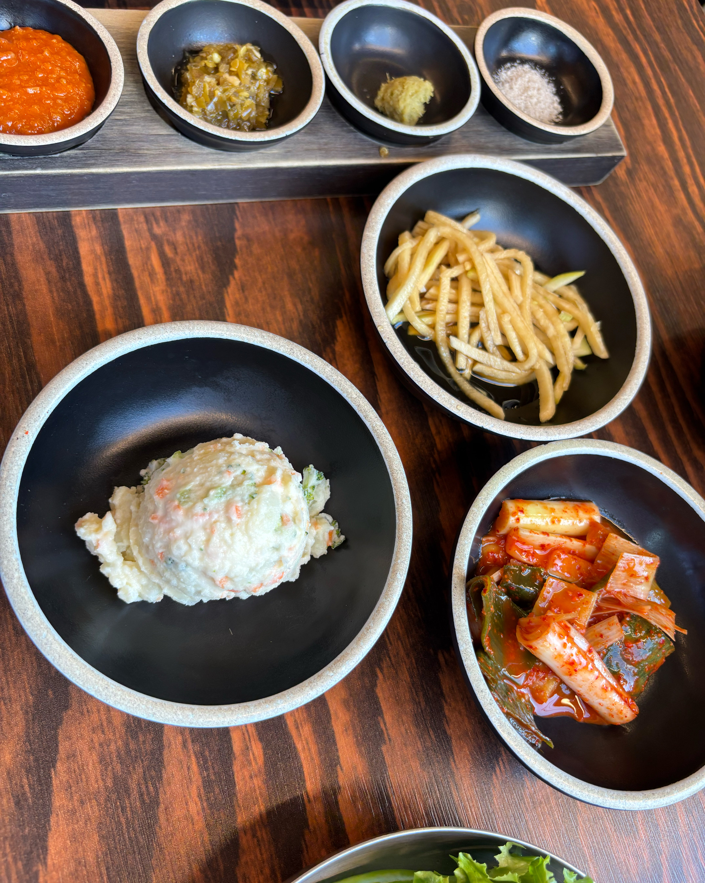 천호동 먹자 골목에 새로 생겼는데 고기가 맛나고 밑반찬도 매우 좋아요^^ - 천호동 맛집 천호돈 천호본점