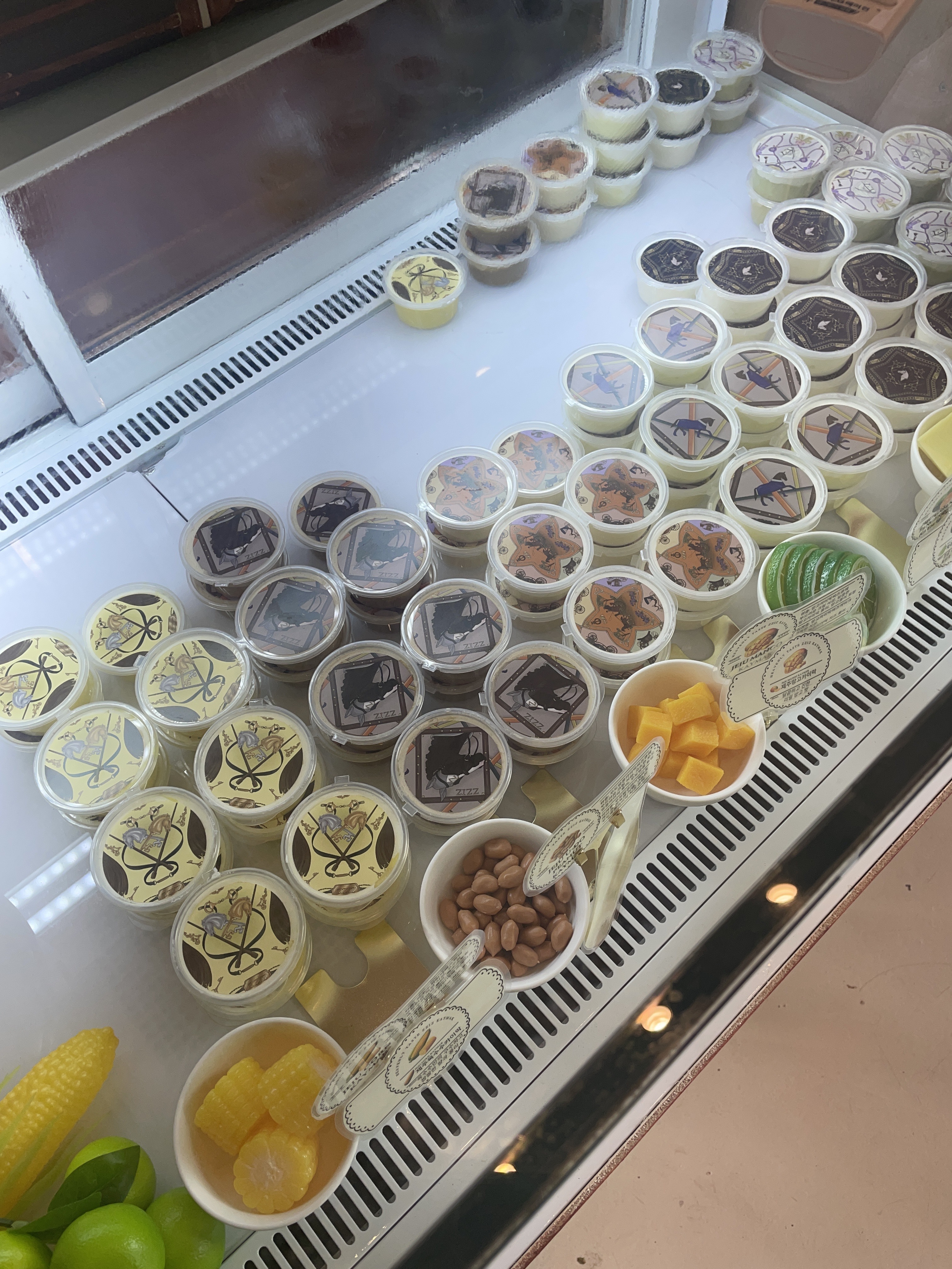저번 여행에서 너무 맛있어서 지인들 선물하려고 한번 더 방문 했어요!! 크래커에 찍어먹으면