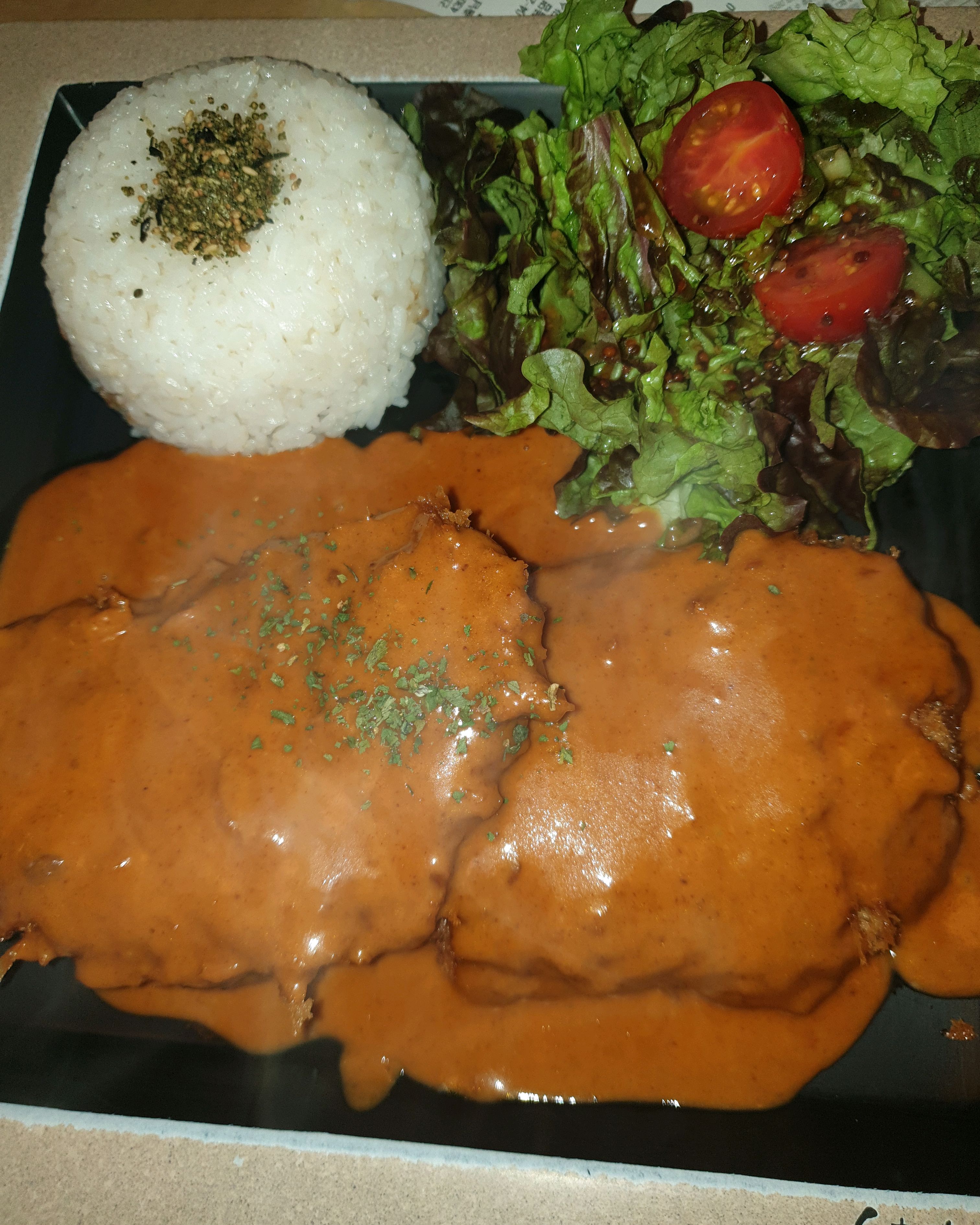 너무 맛있게 잘먹었어요 다음에 또 오고 싶은곳이네요 돈까스 너무 좋아하는데 맛있고 분위기도